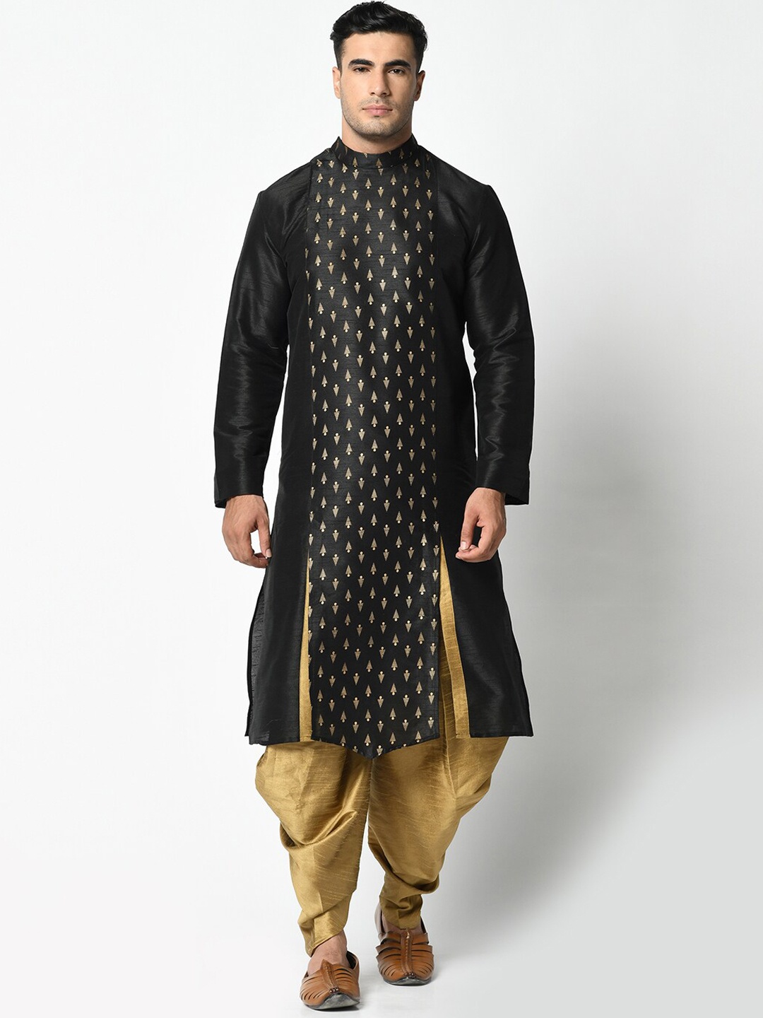 

DEYANN Men Black & Gold-Coloured Printed Kurta with Patiala