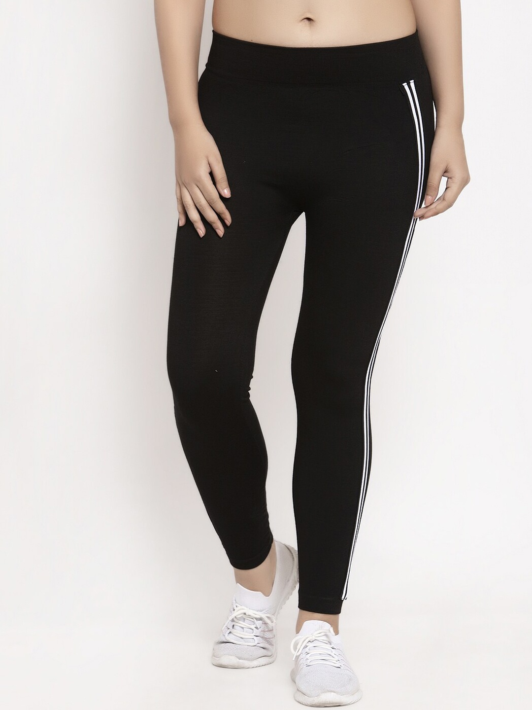 

KLOTTHE Women Black Solid Leggings