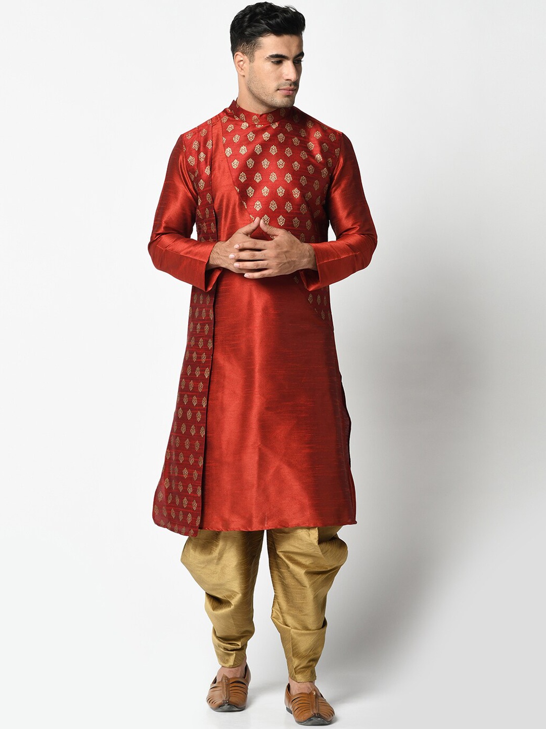 

DEYANN Men Red & Gold-Coloured Printed Kurta with Patiala