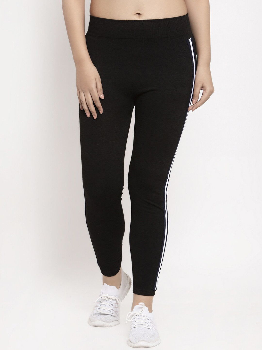 

KLOTTHE Black Solid SKinny Fit Jeggings