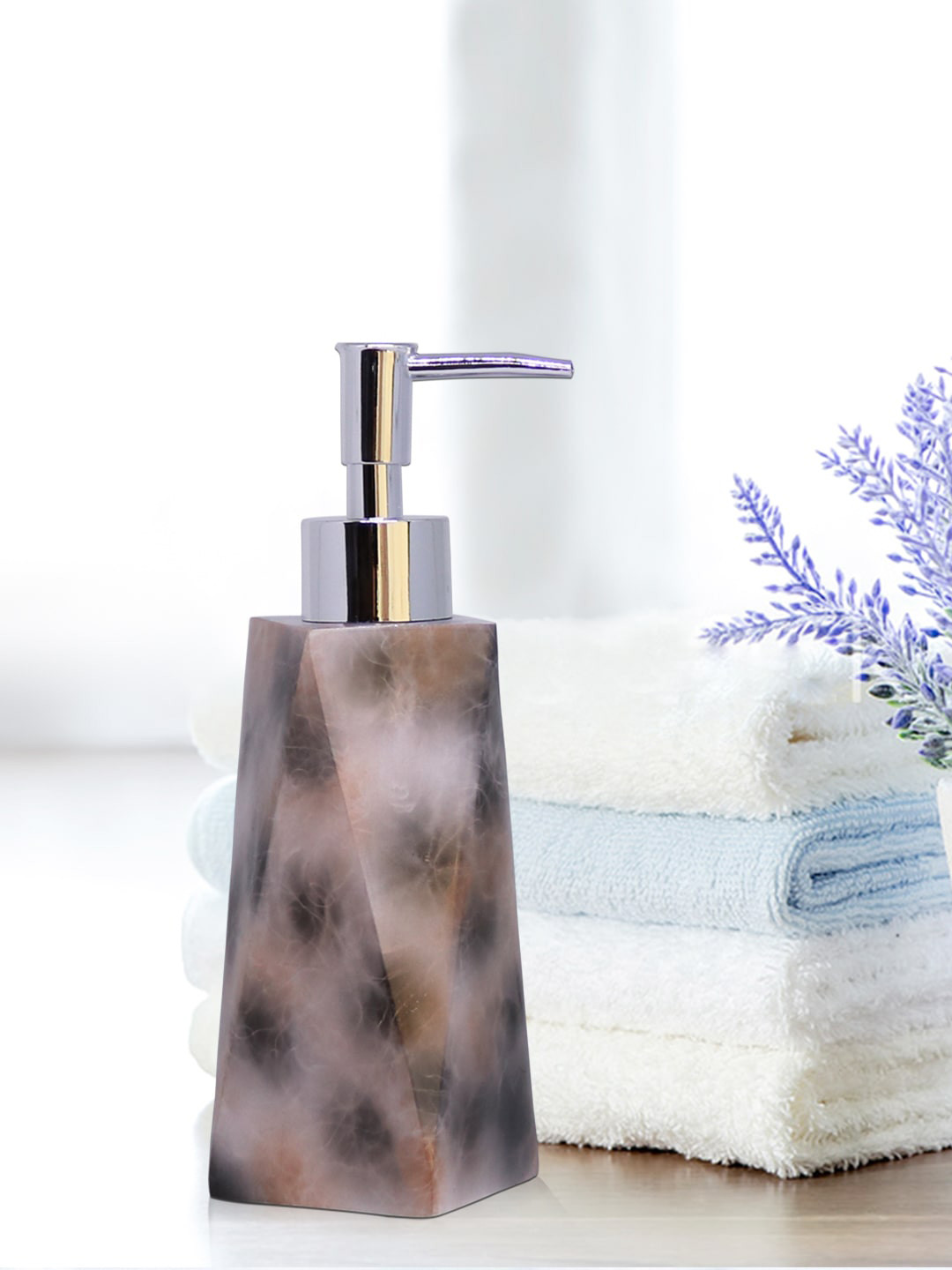 

Shresmo Tan & Brown Self-Design Liquid Soap Dispenser
