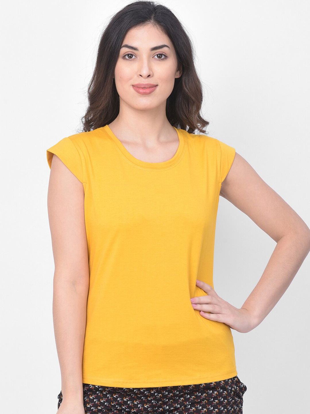 

Clovia Women Yellow Solid Lounge T-shirt