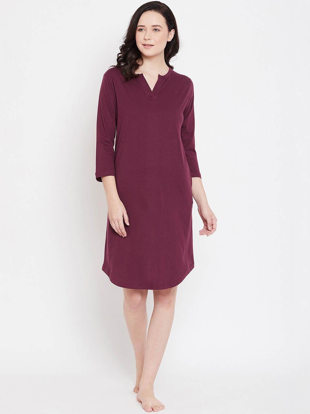 

Hypernation Women Purple Solid Knee Length Knitted Nightdress