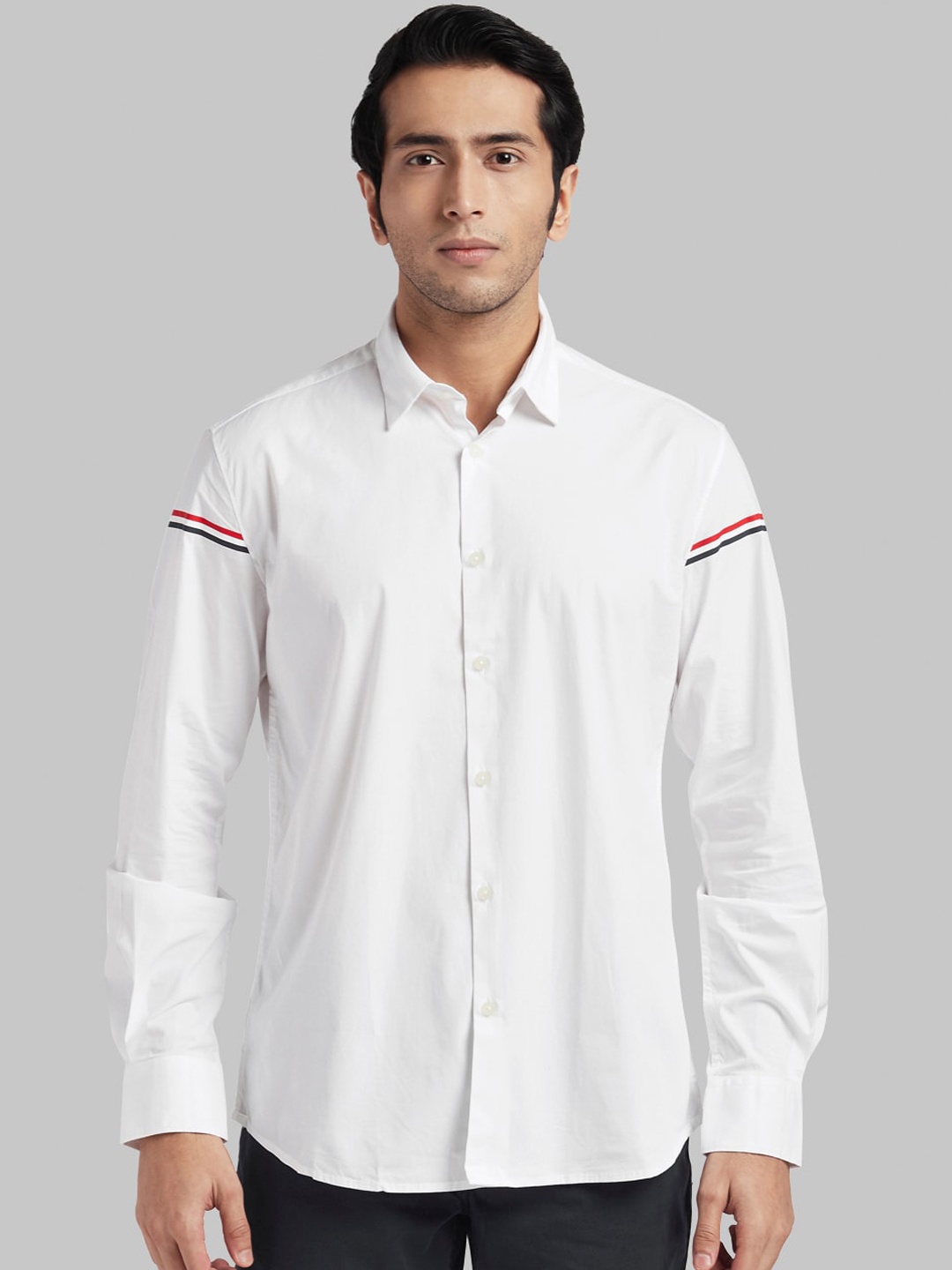 

Parx Men White Regular Fit Solid Casual Shirt