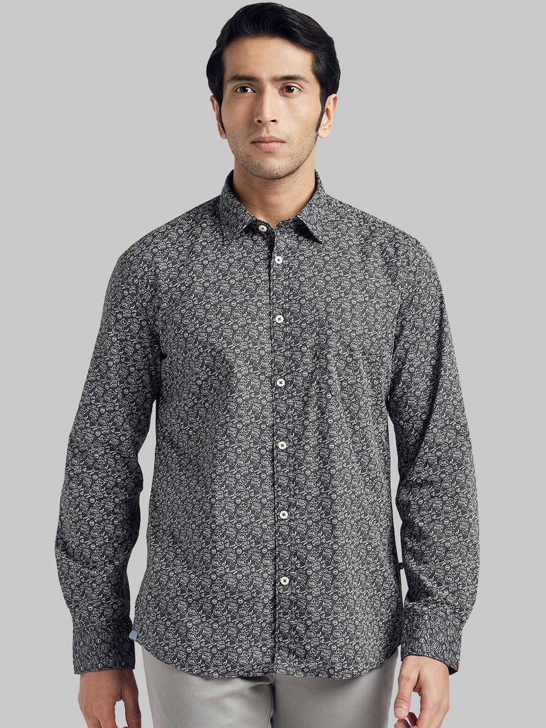 

Parx Men Grey & White Regular Fit Printed Casual Shirt