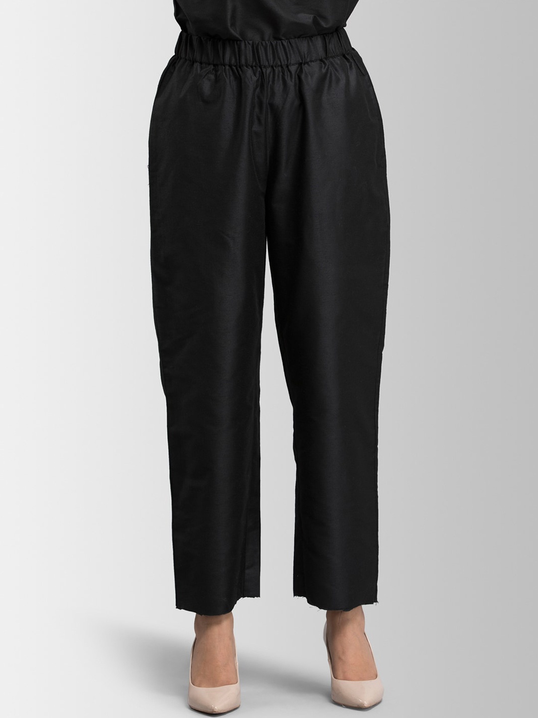 

FableStreet Women Black Loose Fit Solid Parallel Trousers