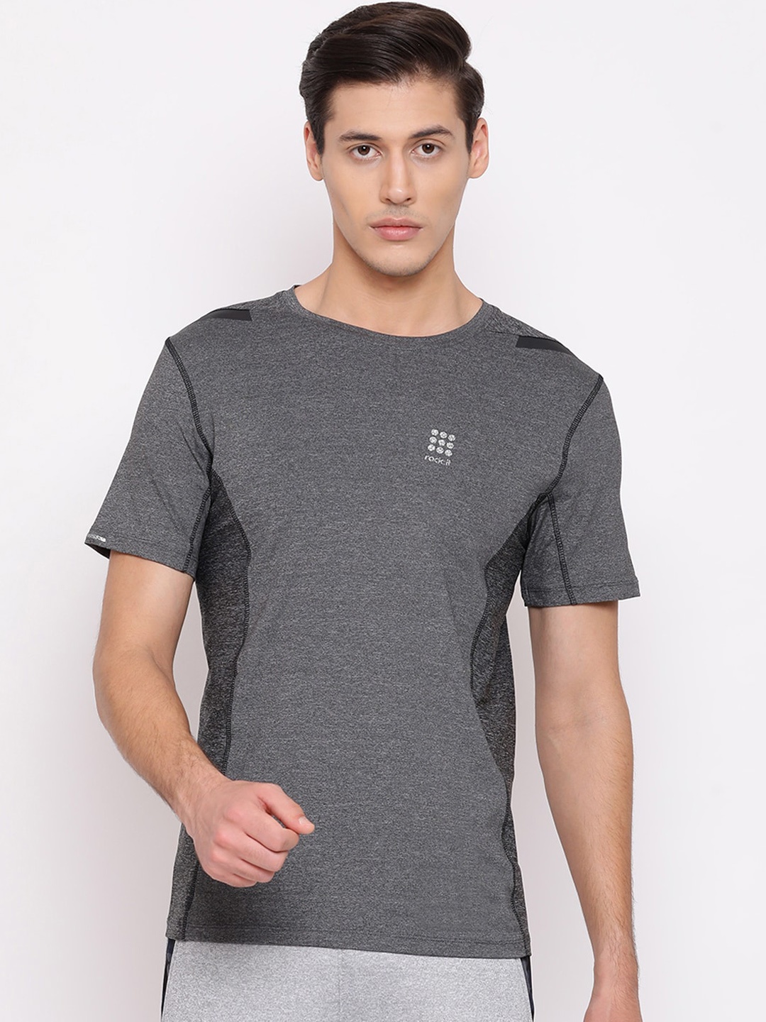 

rock.it Men Grey Solid Round Neck T-shirt