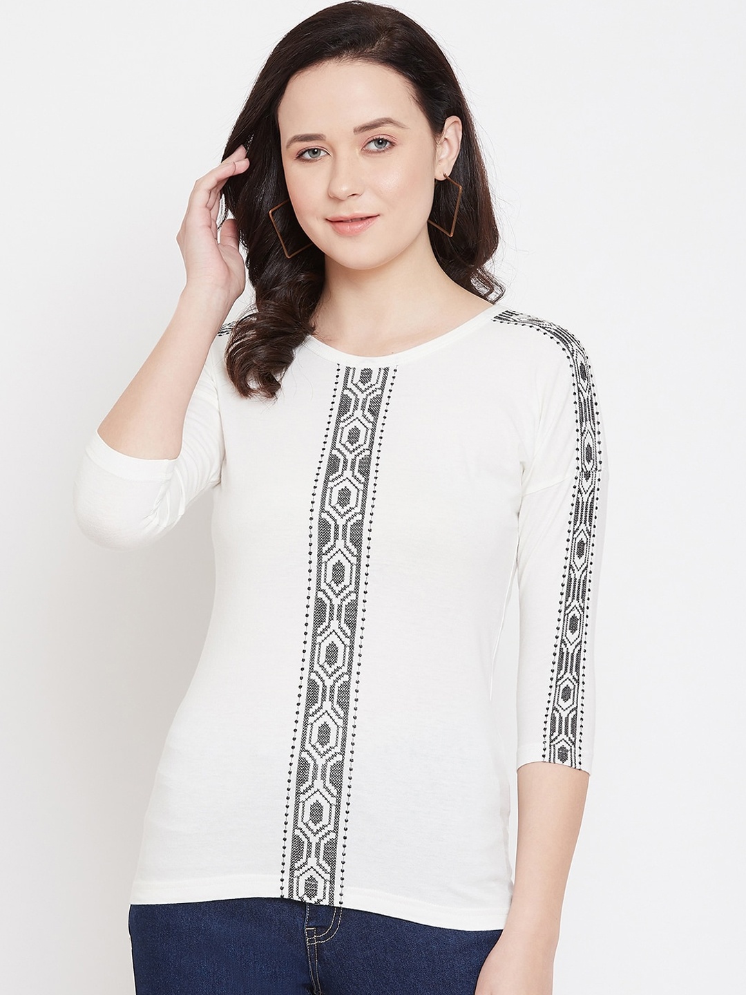 

Hypernation Women Off-White & Black Printed Round Neck T-shirt