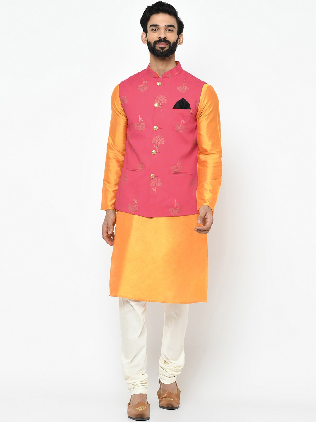 

KISAH Men Pink & Gold-Toned Solid Kurta with Churidar
