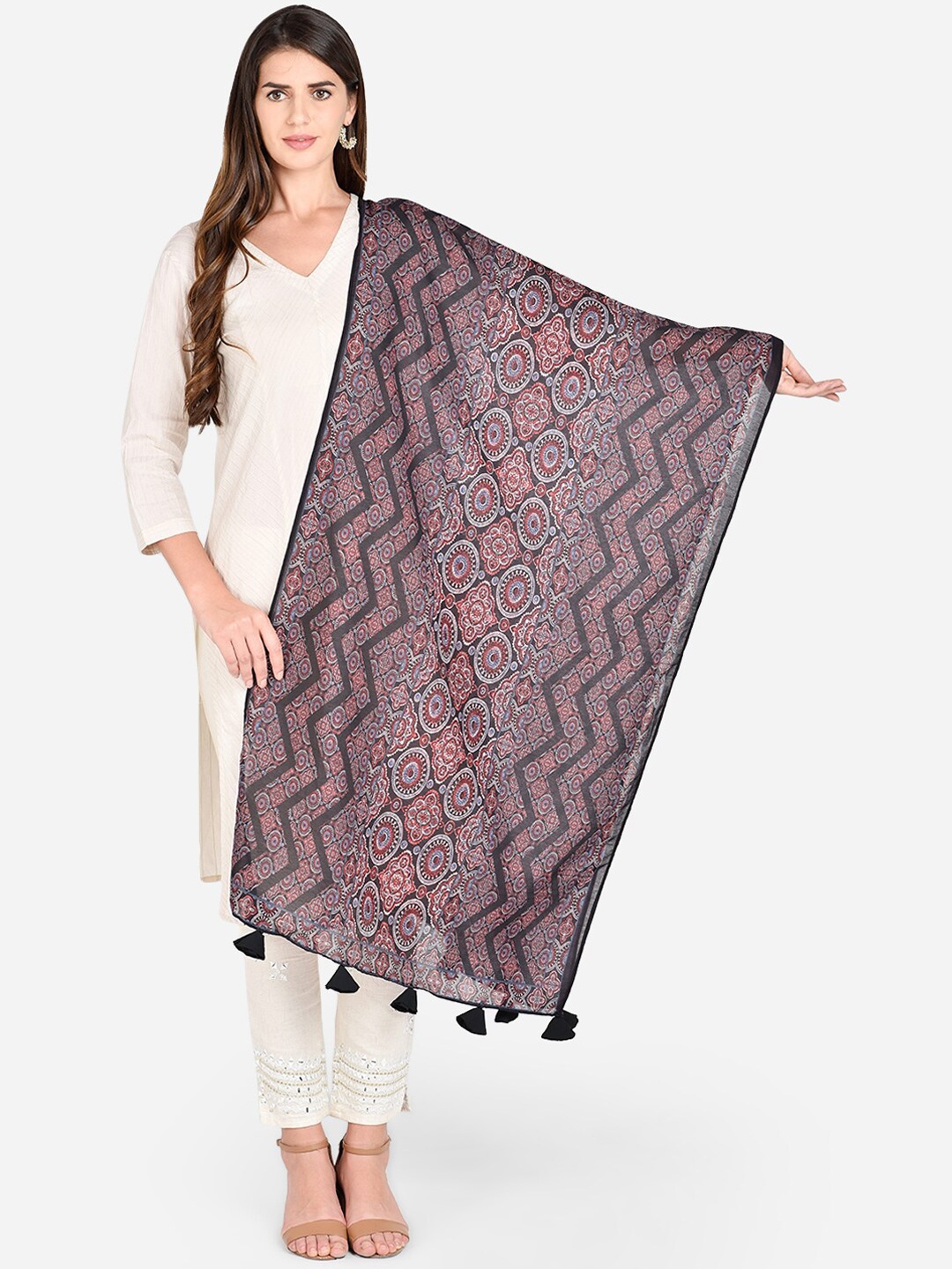 

Dupatta Bazaar Black & Maroon Kalamkari Printed Dupatta