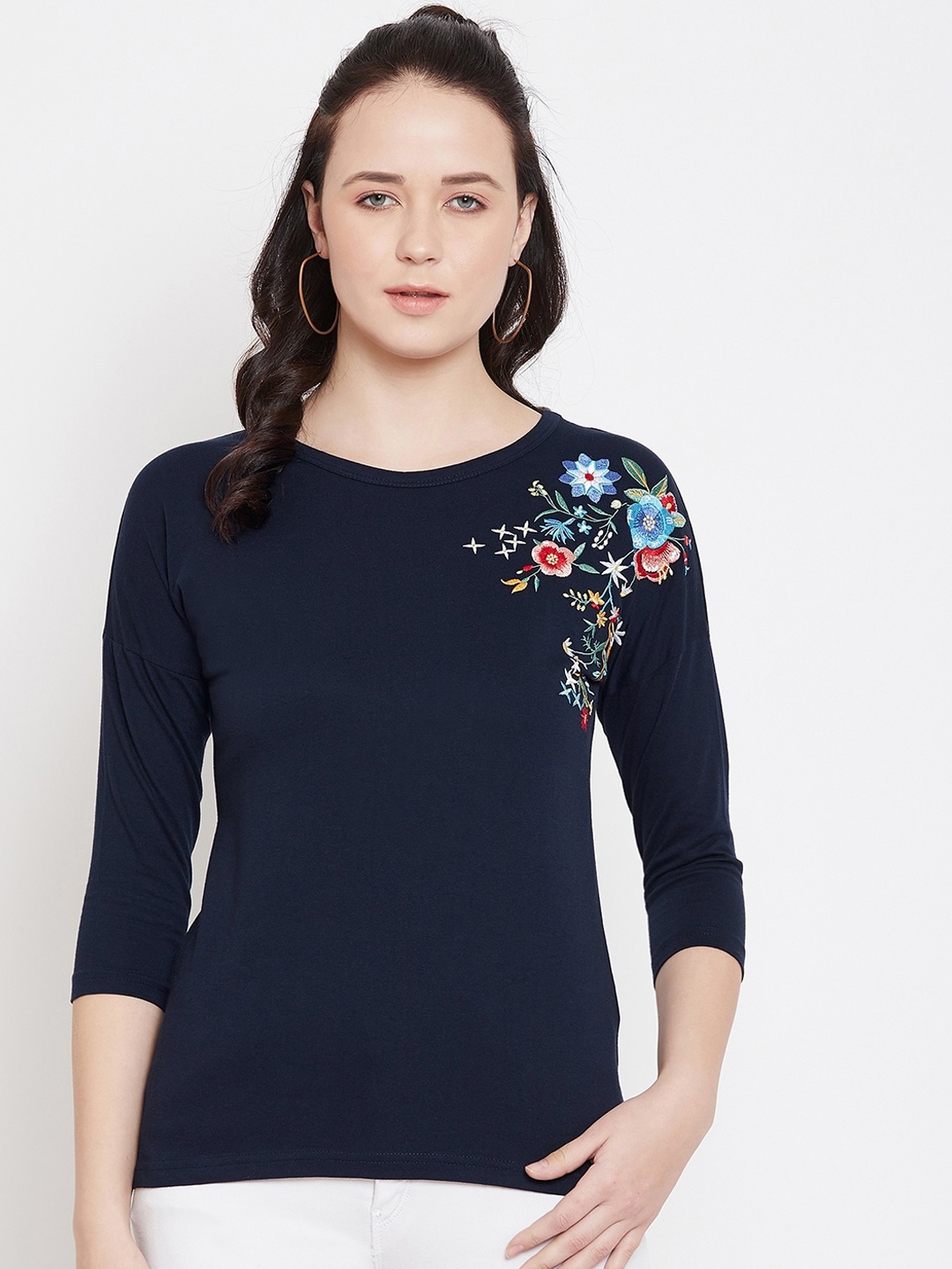 

Hypernation Women Navy Blue Solid Round Neck T-shirt