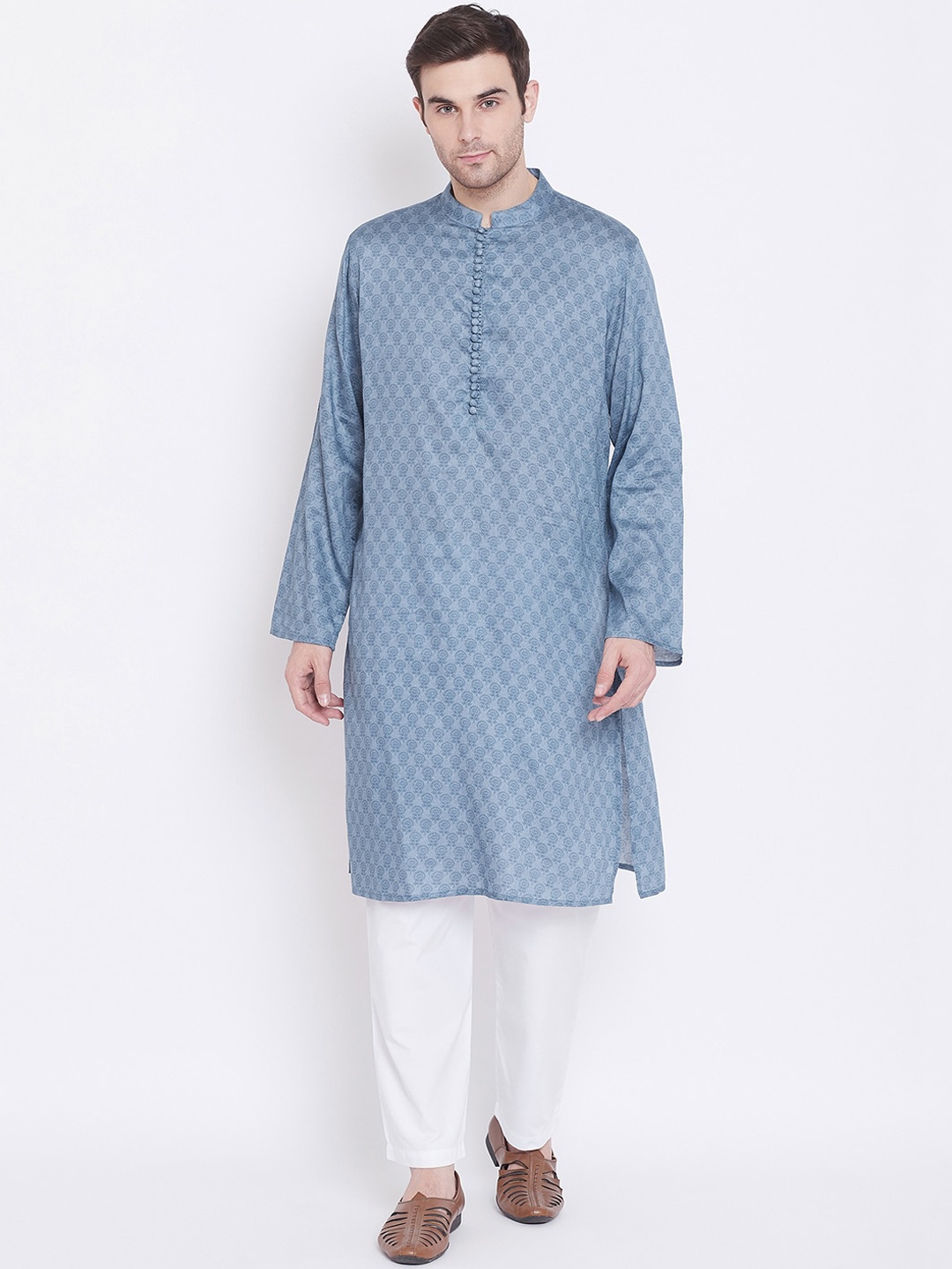 

Tulsattva Men Blue & White Self Design Kurta with Pyjamas