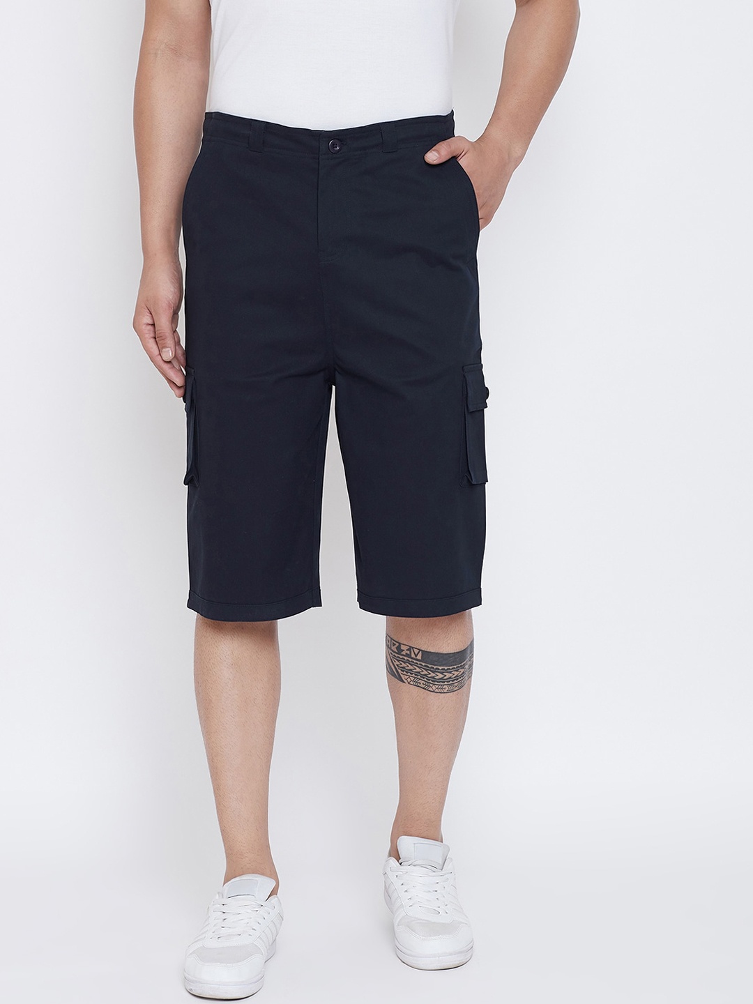 

Hypernation Men Navy Blue Solid Regular Fit Cargo Shorts