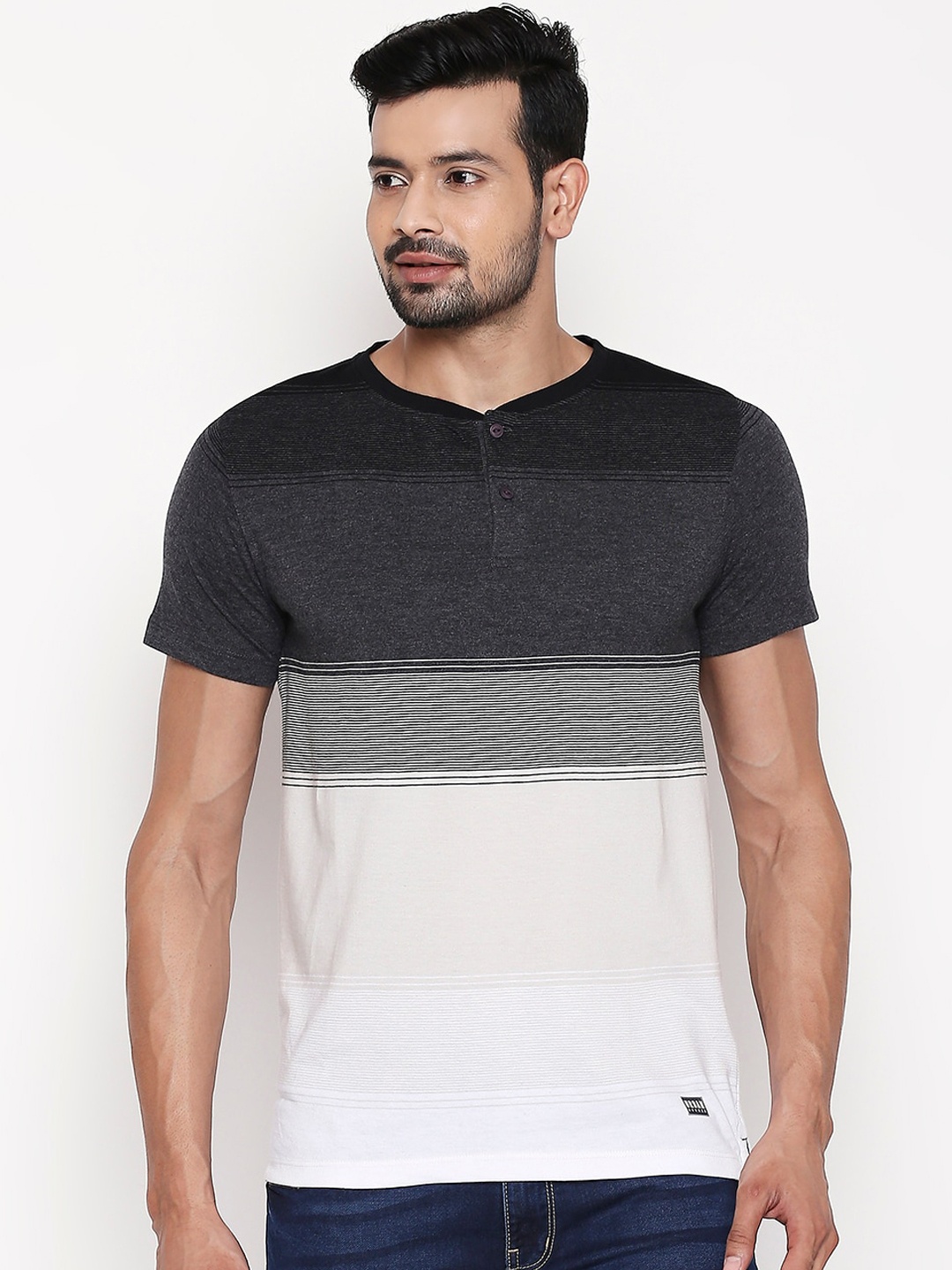 

Urban Ranger by pantaloons Men Grey & White Colourblocked Henley Neck T-shirt