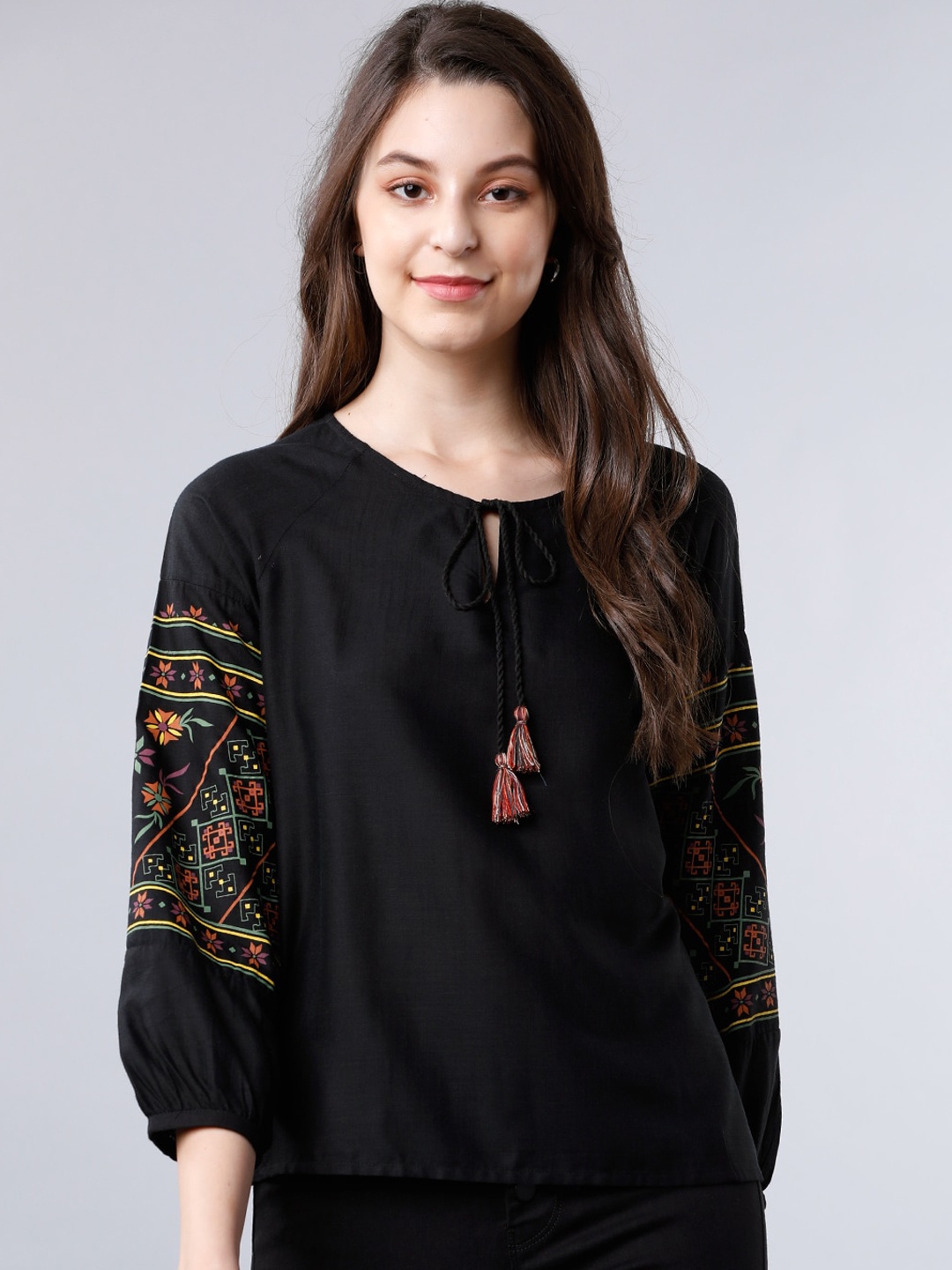 

Tokyo Talkies Women Black Solid Top