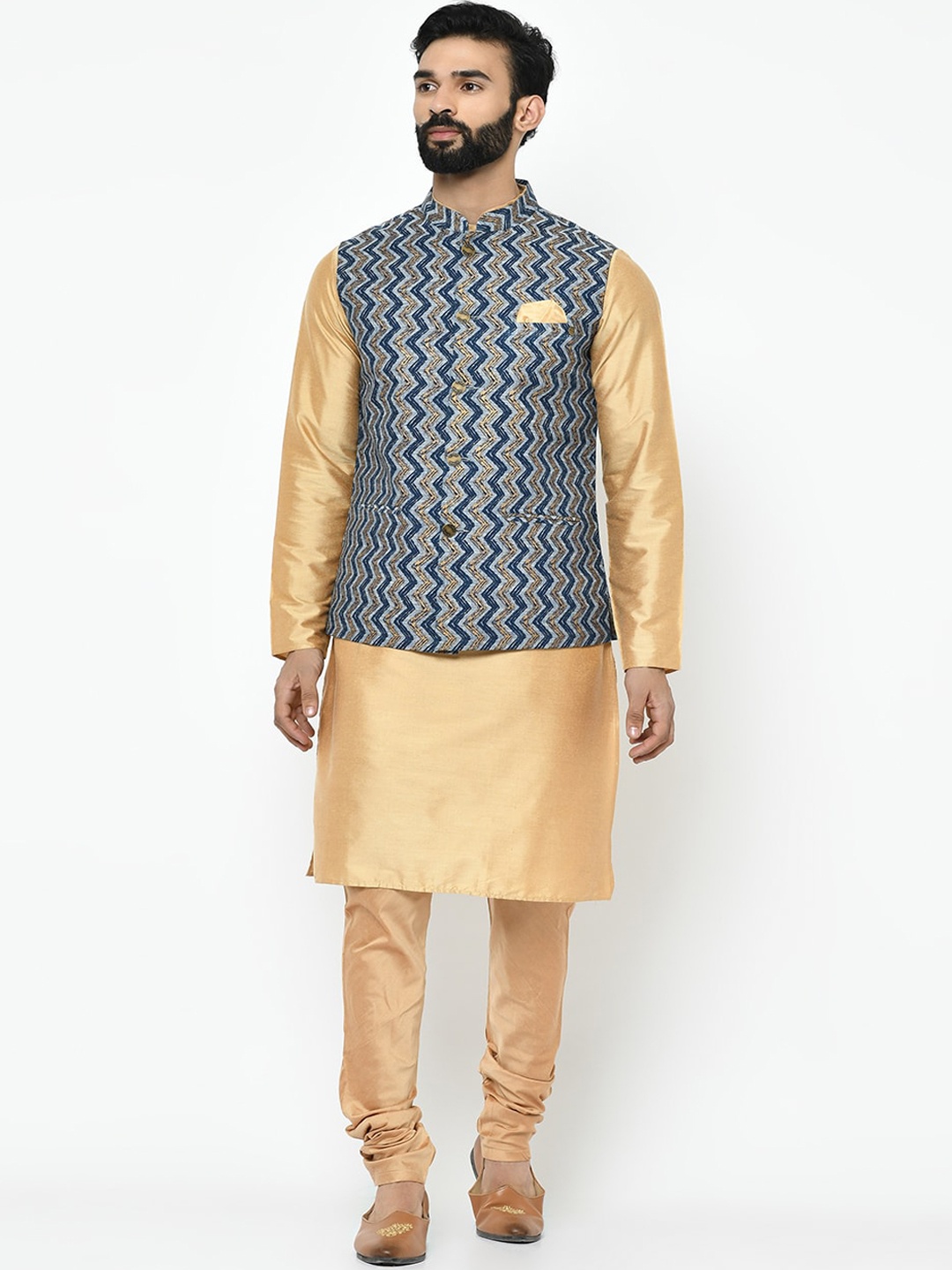 

KISAH Men Gold-Toned & Blue Solid Kurta with Churidar