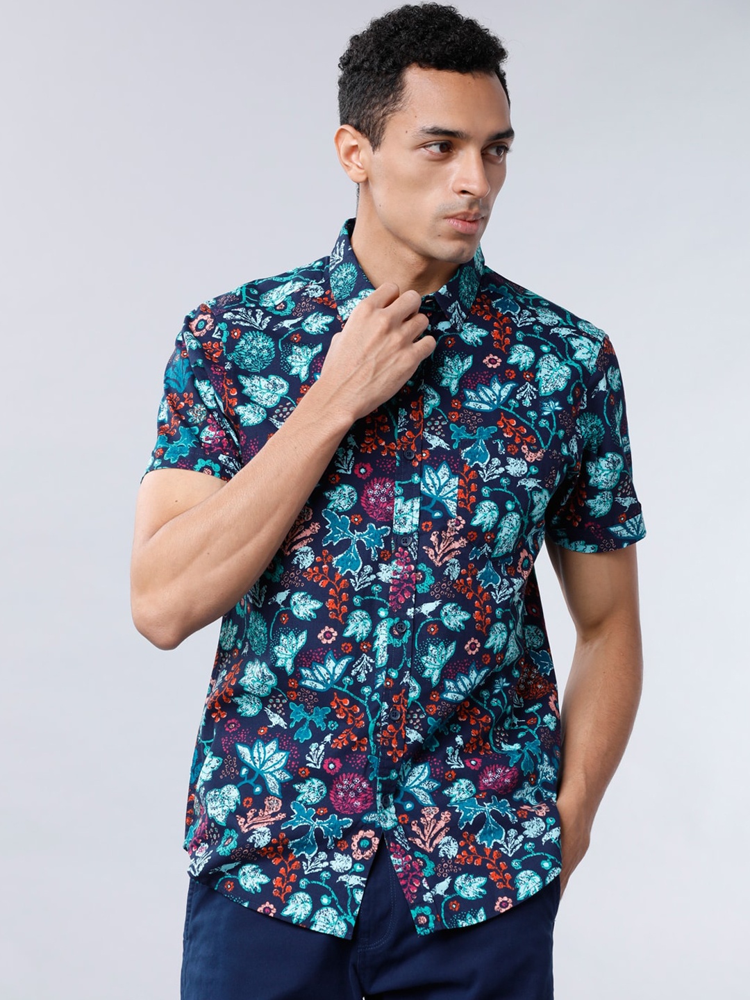 

LOCOMOTIVE Men Blue Slim Fit Printed Casual Shirt