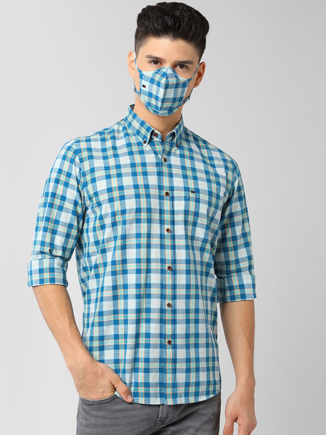 

Peter England Men Blue Slim Fit Checked Casual Shirt