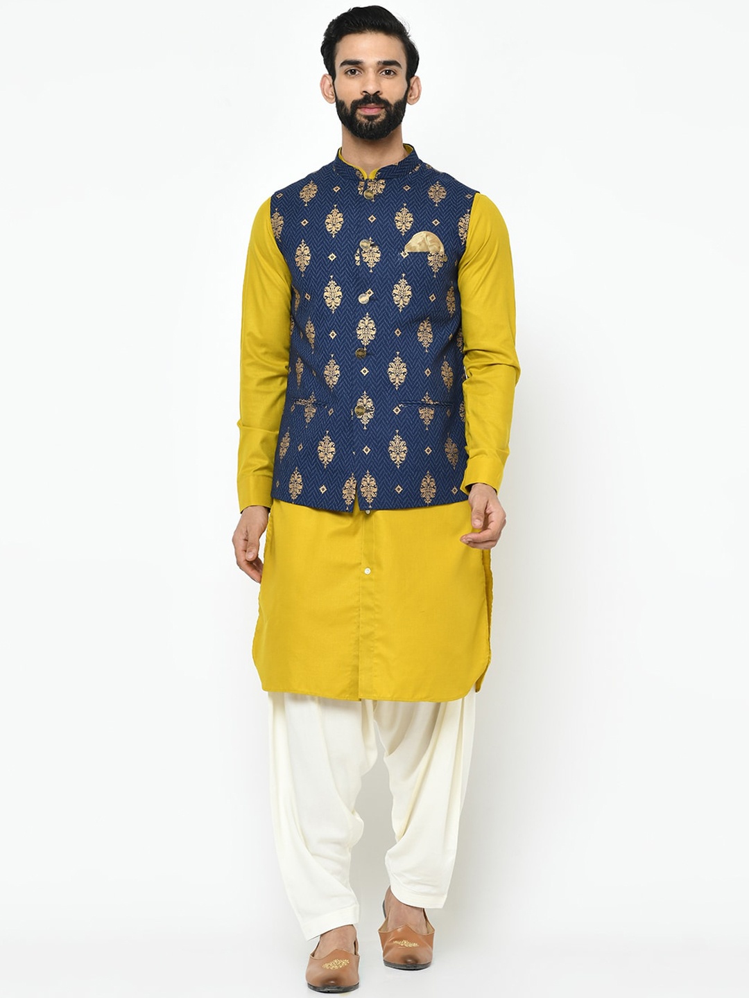 

KISAH Men Yellow & Off-White Solid Kurta with Patiala