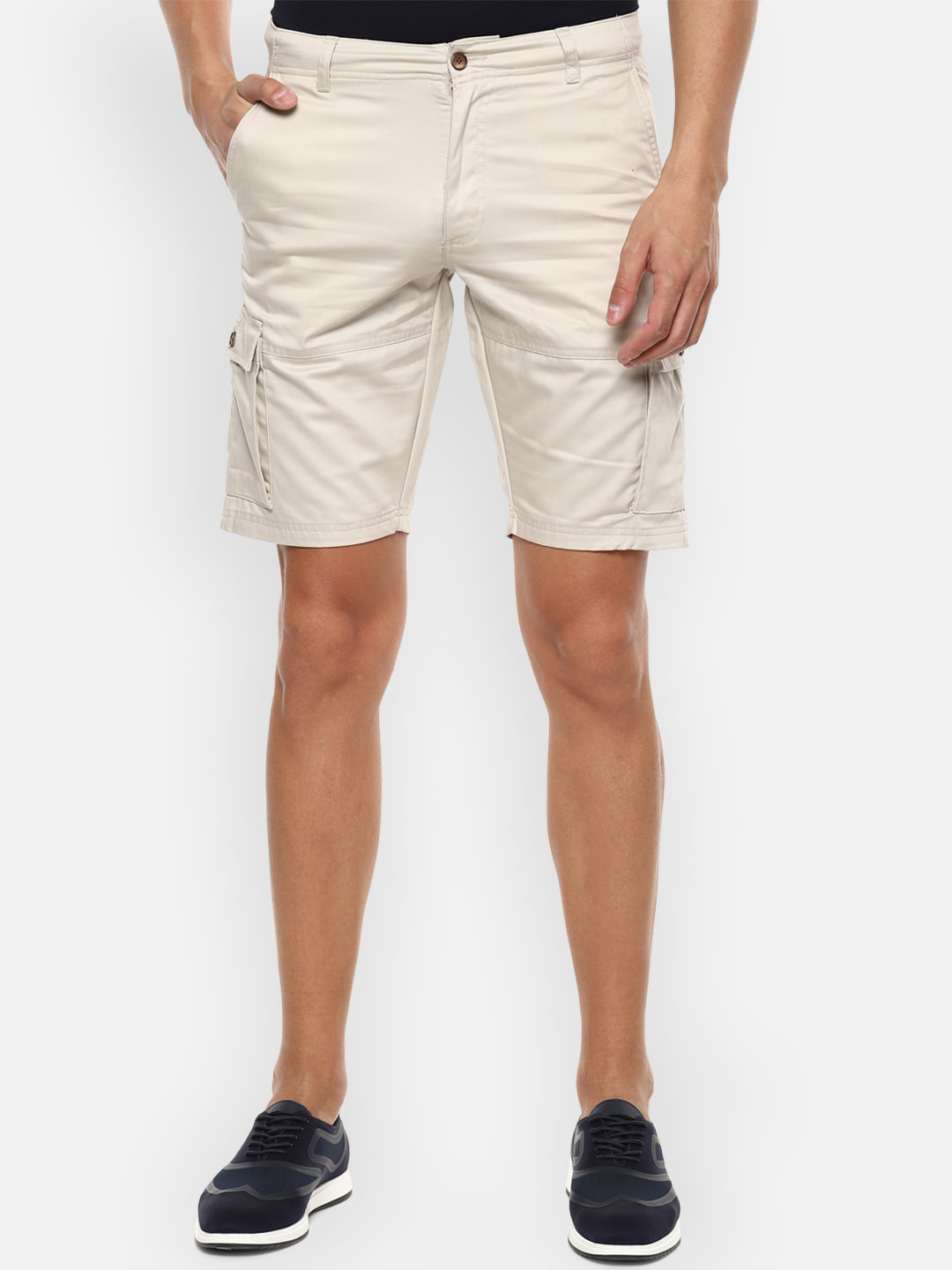 

Louis Philippe Jeans Men Cream-Coloured Solid Slim Fit Cargo Shorts