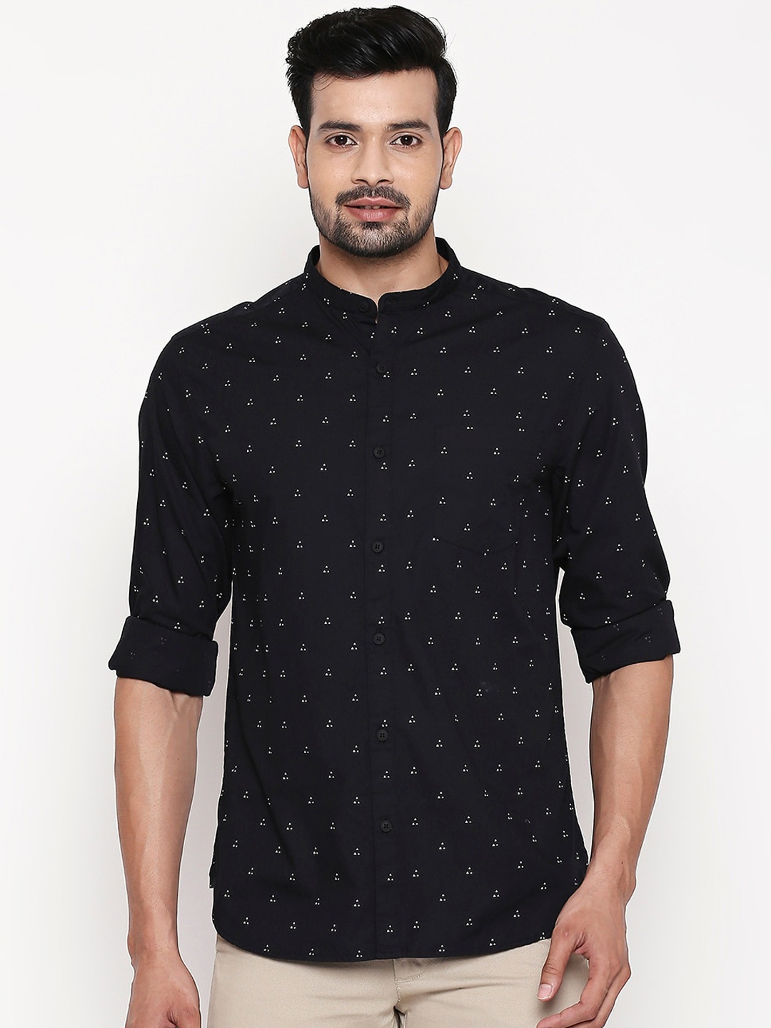 

BYFORD by Pantaloons Men Black & White Slim Fit Printed Casual Shirt