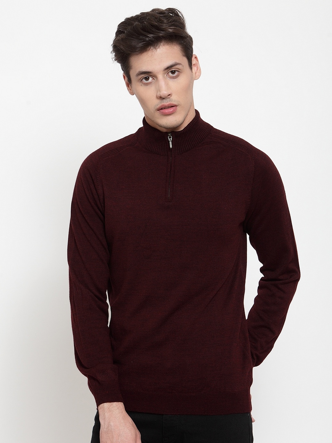 

Kalt Men Maroon Solid Pullover Sweater