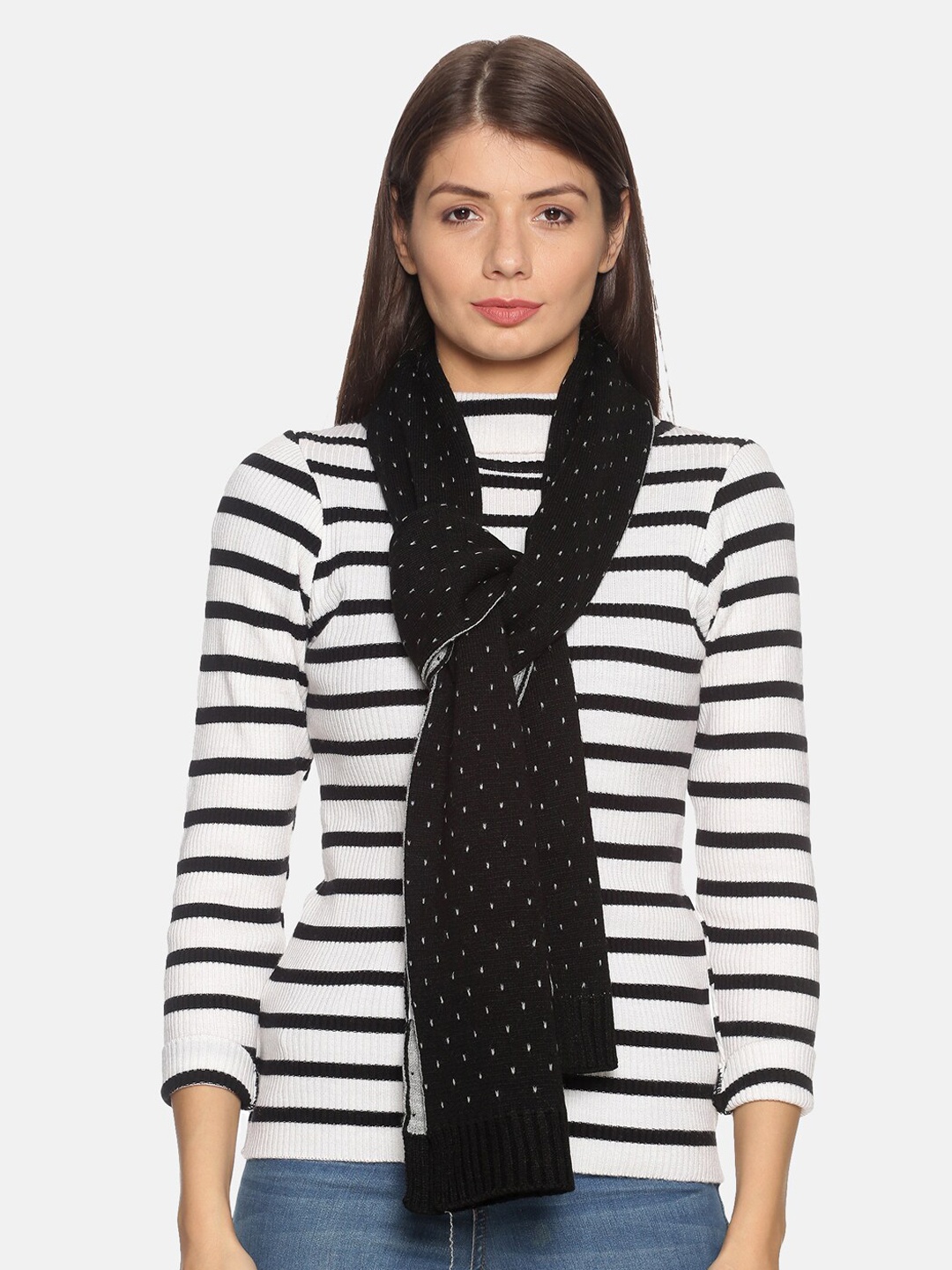 

513 Women Black Solid Mufflers