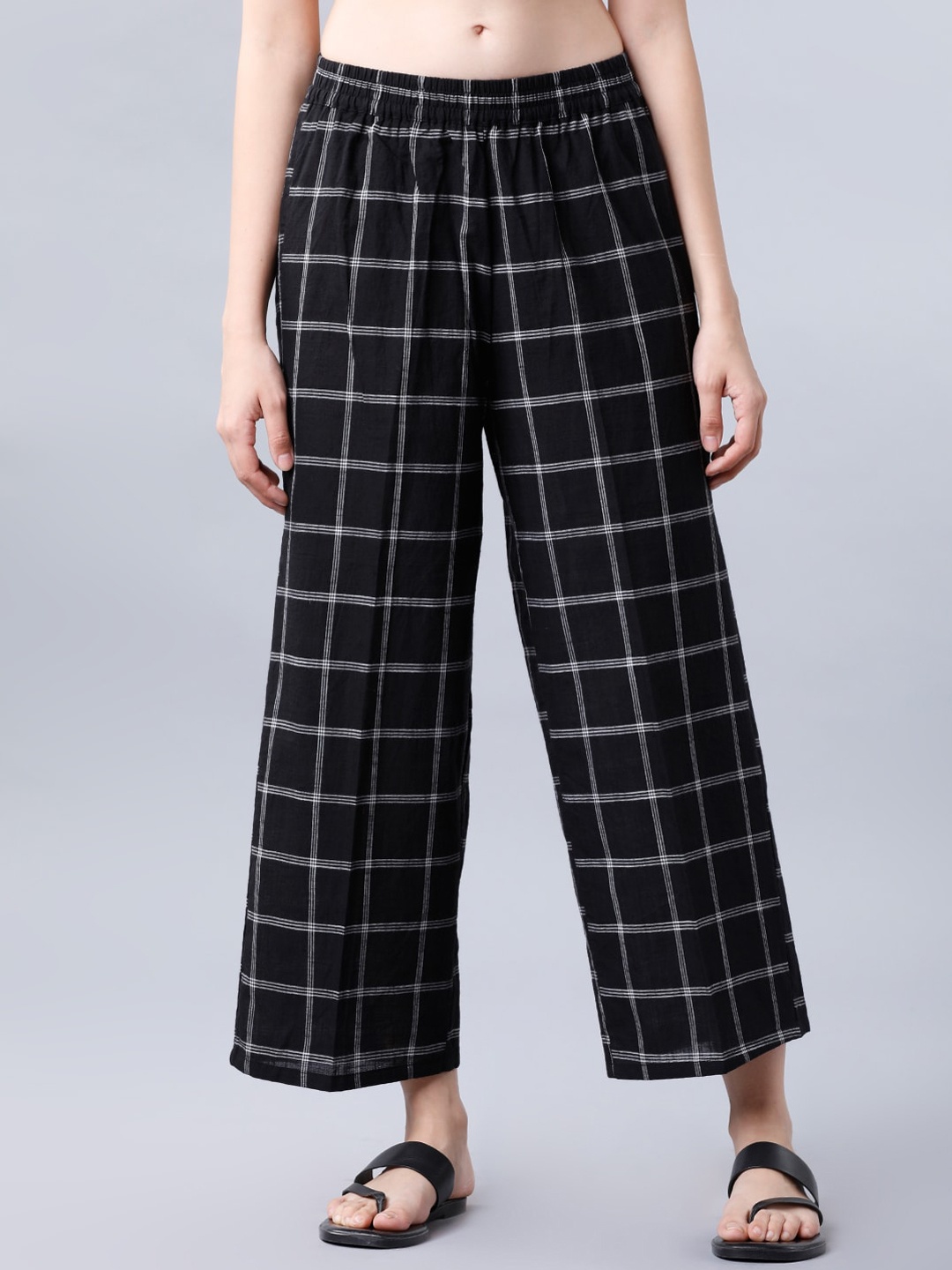 Vishudh Women Black & Off-White Checked Crop Straight Palazzos
