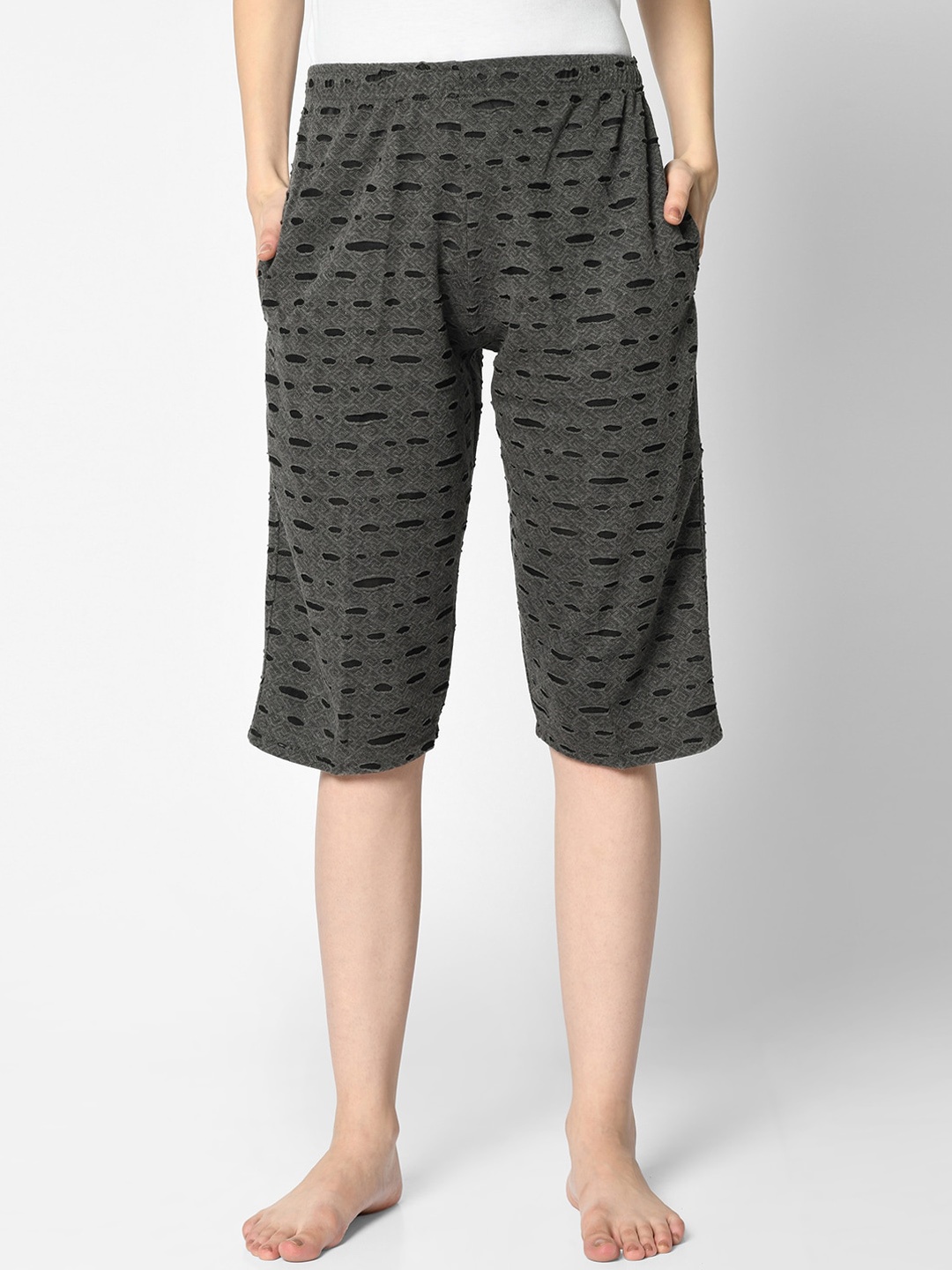 VIMAL JONNEY Women Grey Self Design 3/4 Th Lounge Pants
