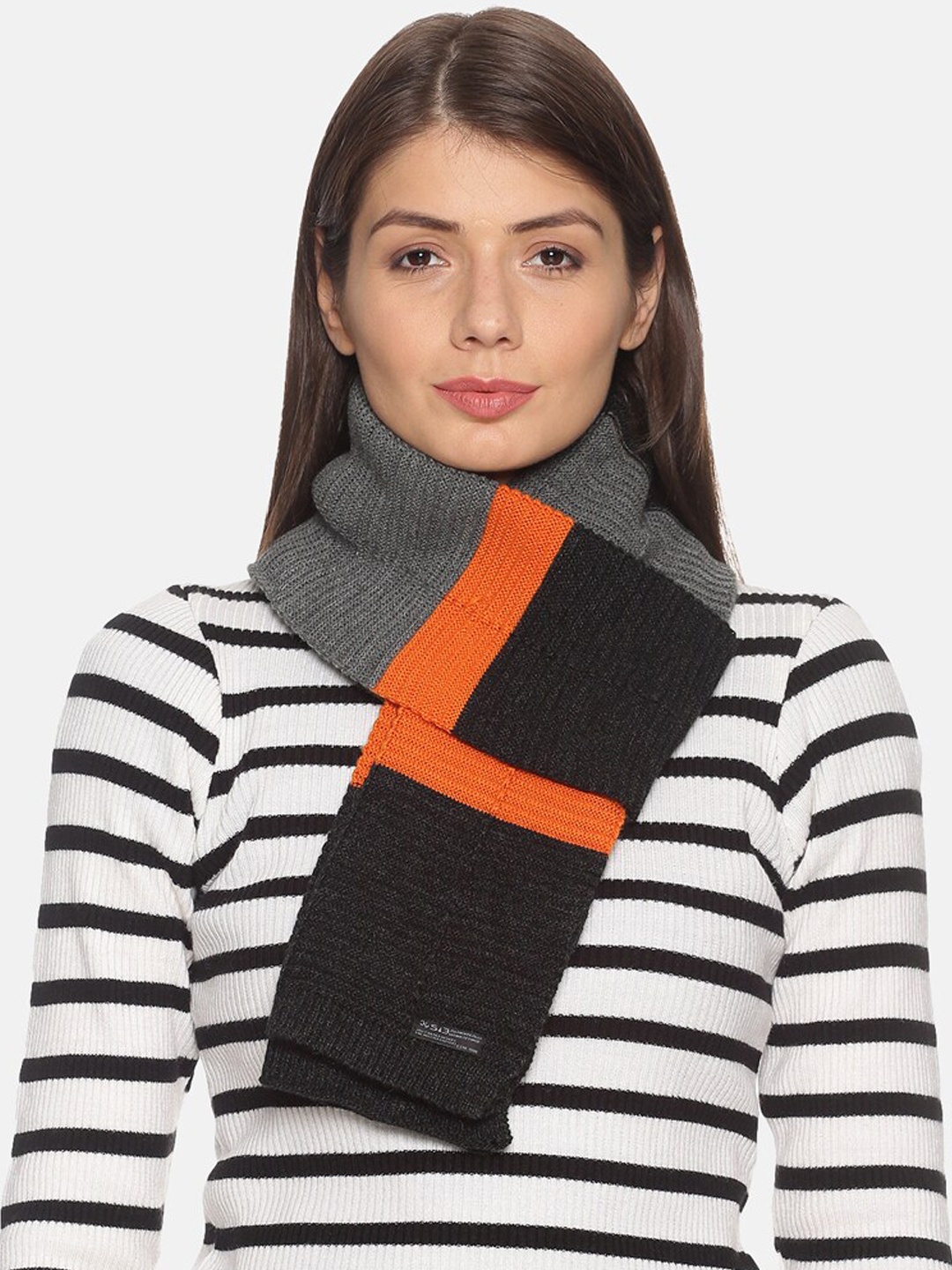 

513 Women Charcoal Grey & Black Colourblocked Mufflers
