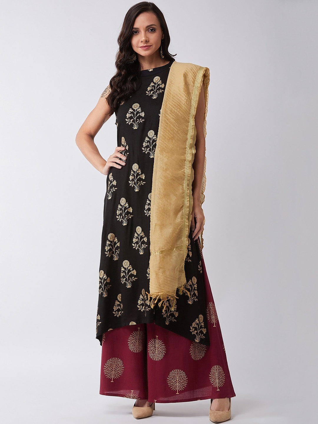 

InWeave Women Black & Maroon Printed Kurta with Palazzos & Dupatta