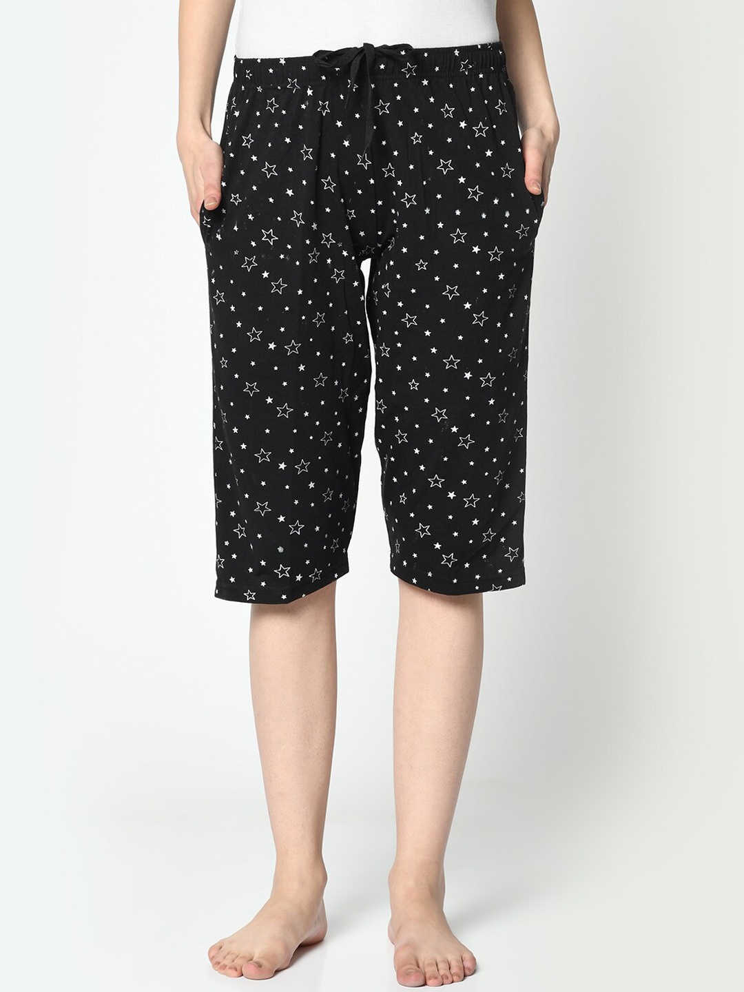 

VIMAL JONNEY Women Black & White Printed 3/4 Th Lounge Pants