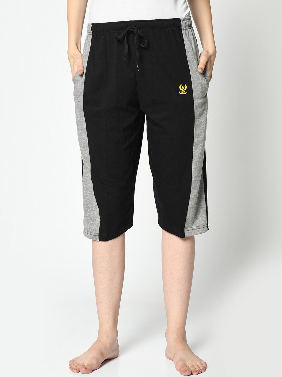 

MACK JONNEY Women Black Solid Three-Quarter Length Lounge Shorts