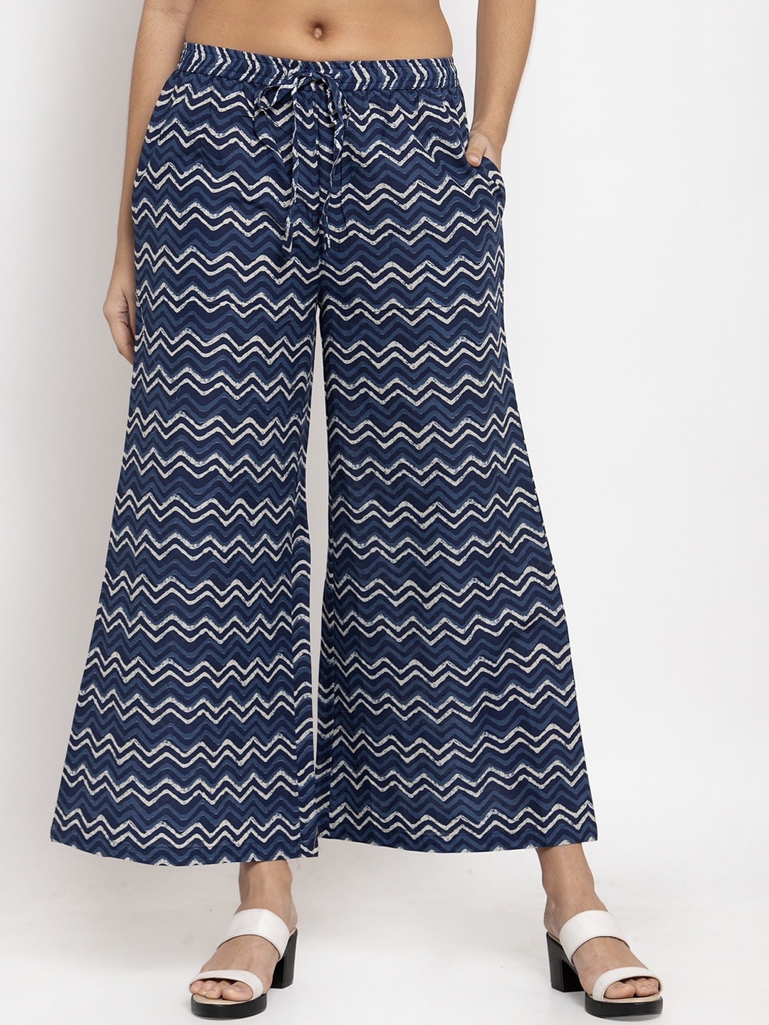 SOUNDARYA Women Blue Printed Flared Palazzos