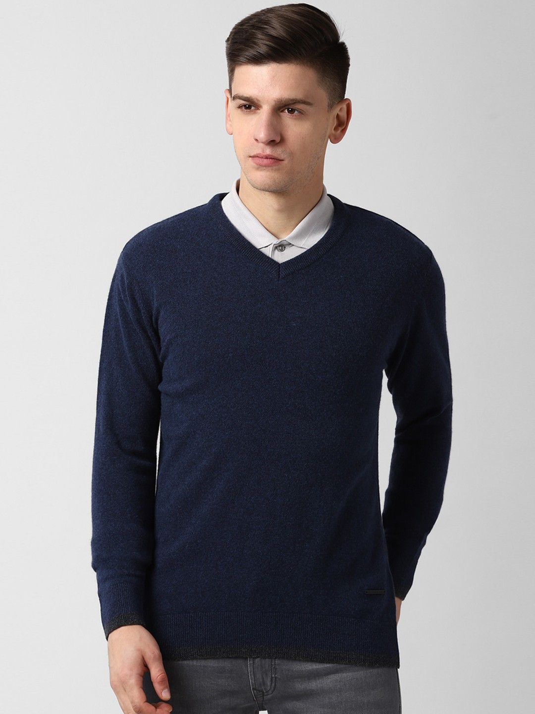 

Peter England Casuals Men Navy Blue Solid Pullover Sweater