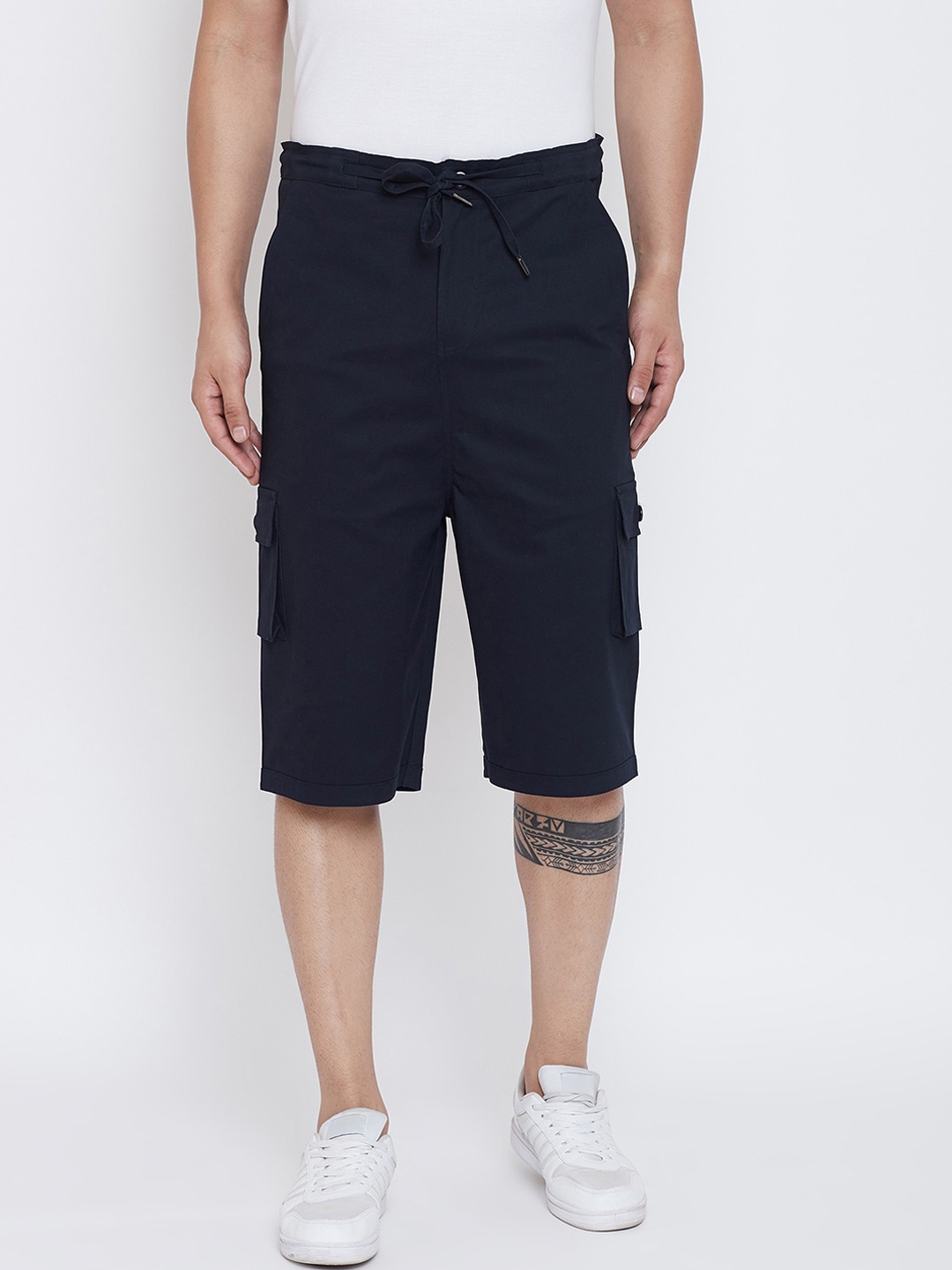 

Hypernation Men Navy Blue Solid Regular Fit Cargo Shorts