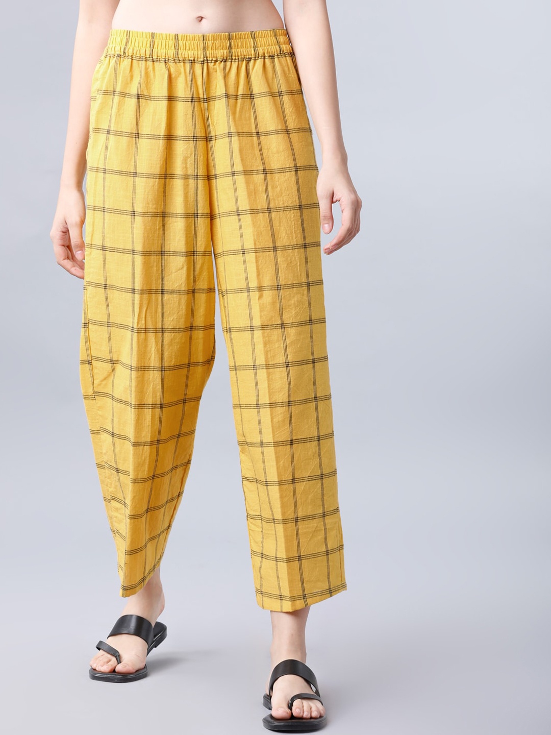 

Vishudh Women Yellow & Black Checked Straight Palazzos