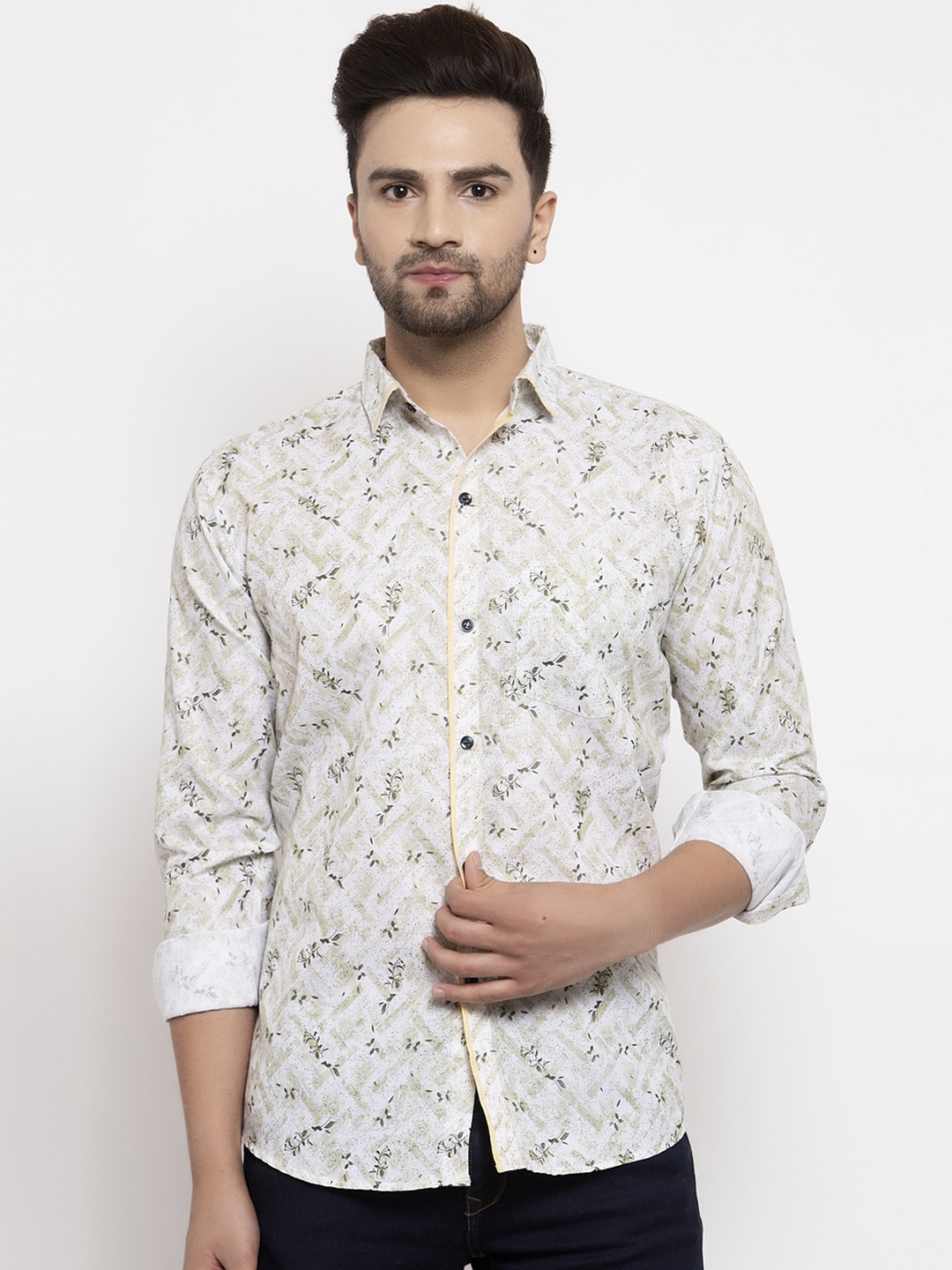 

KLOTTHE Men Off-White & Grey Regular Fit Printed Casual Shirt