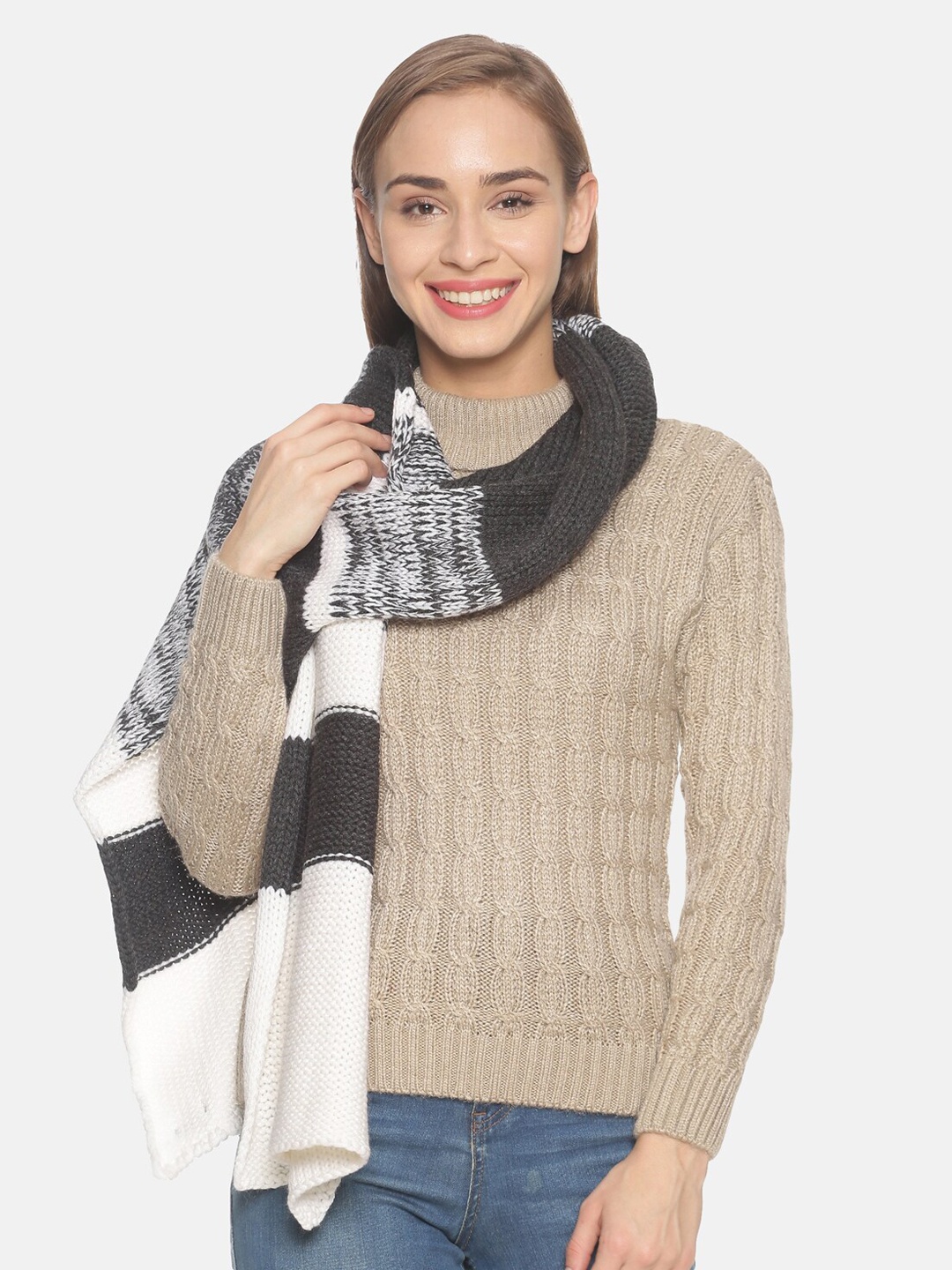 

513 Women White & Charcoal Grey Colourblocked Muffler