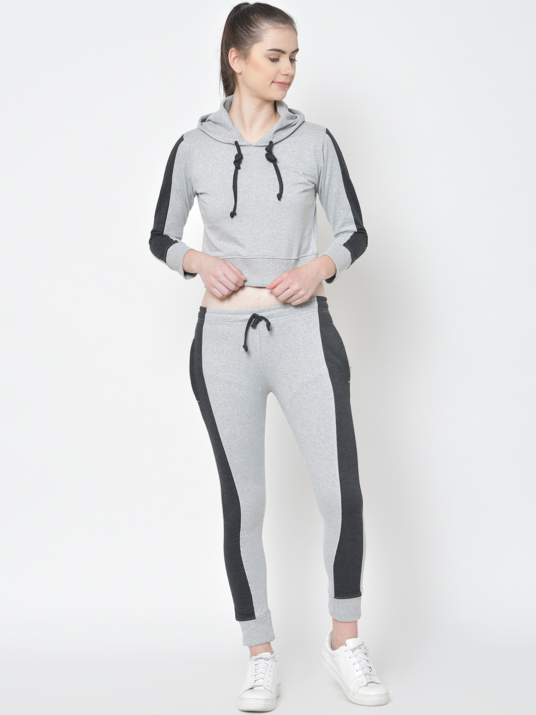 

American-Elm Women Grey & Black Solid Slim Fit Hooded Track Suit
