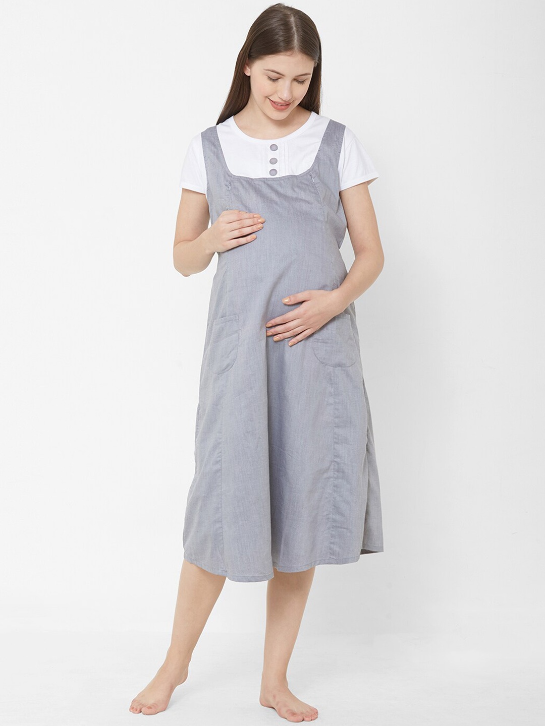 

Sweet Dreams Grey & White Solid Maternity Nightdress