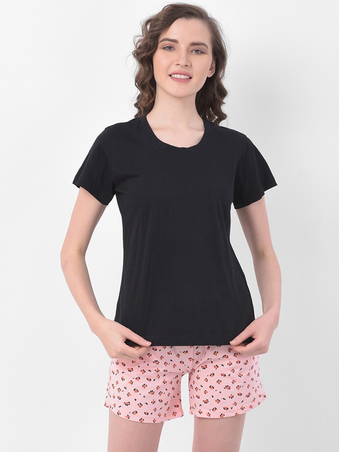 

Clovia Women Peach-Coloured & Black Solid Night suit