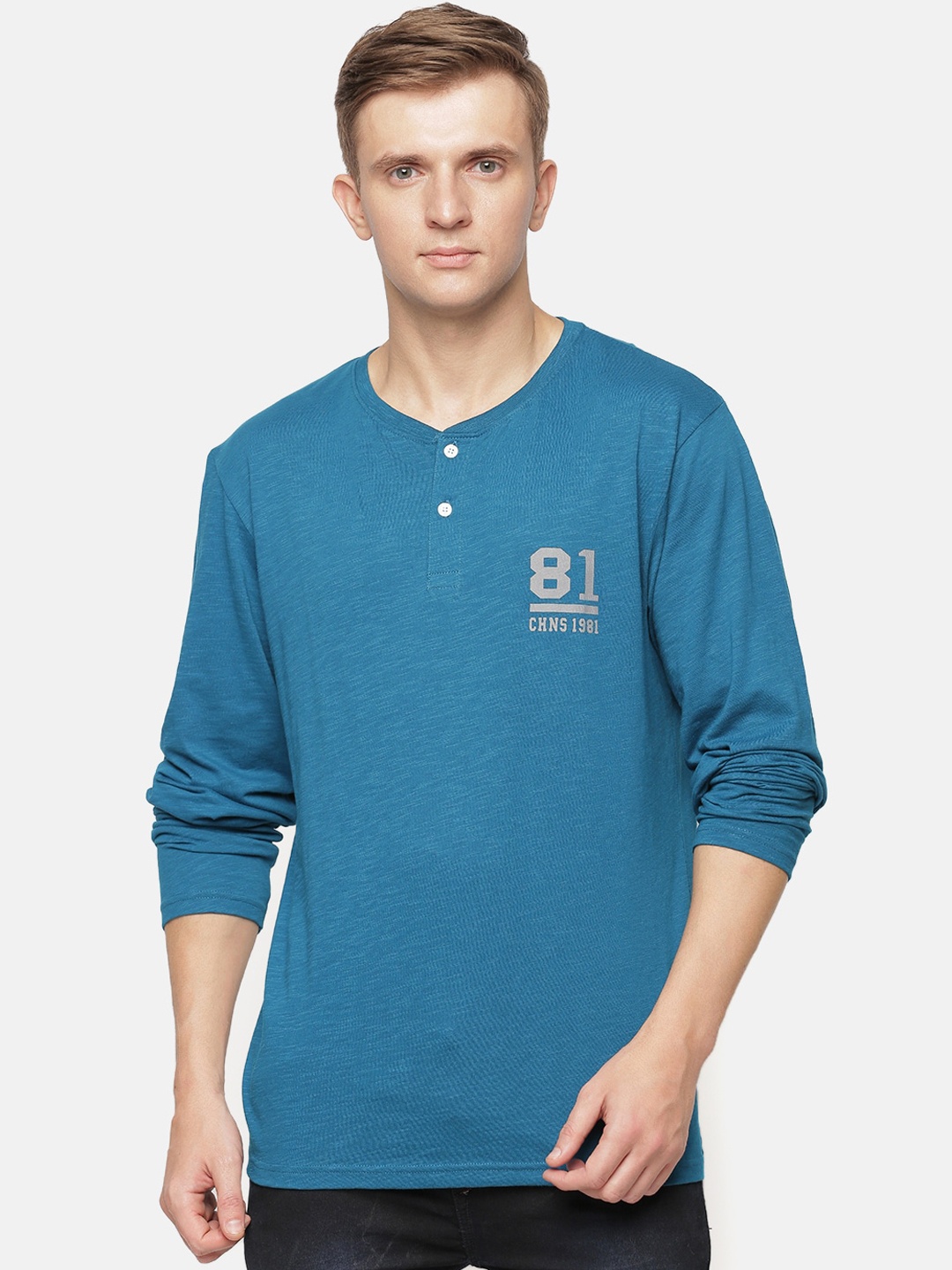 

Chennis Men Blue Solid Tshirt