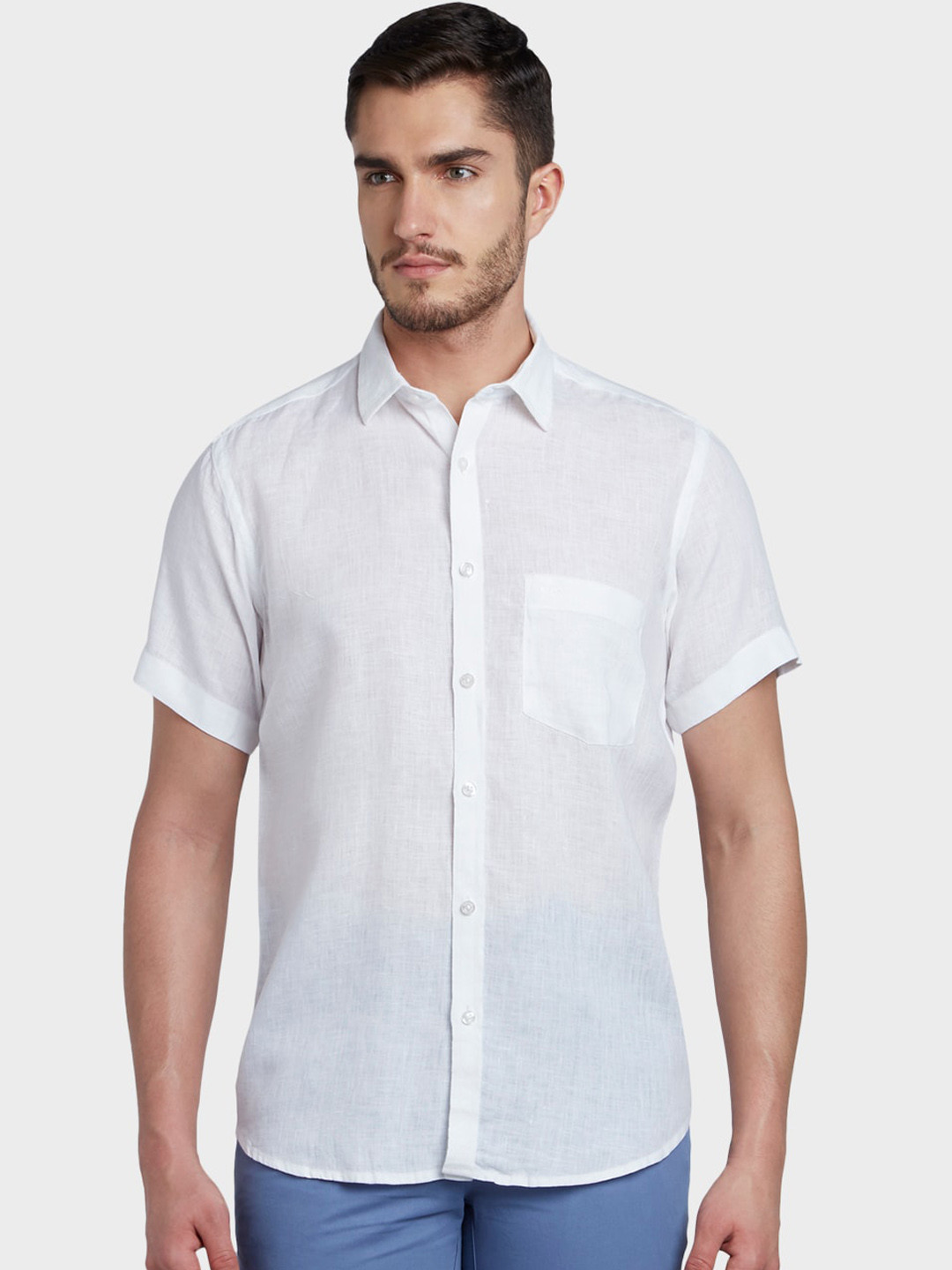 

ColorPlus Men White Tailored Fit Solid Casual Shirt