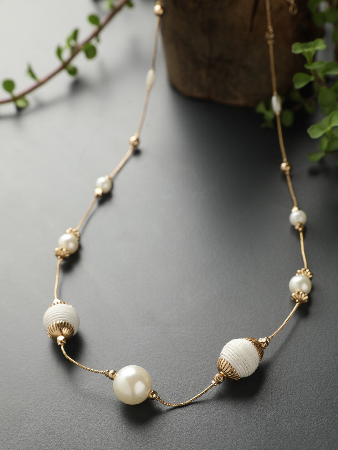 

STREET 9Champagne & White Statement Necklace, Champagne