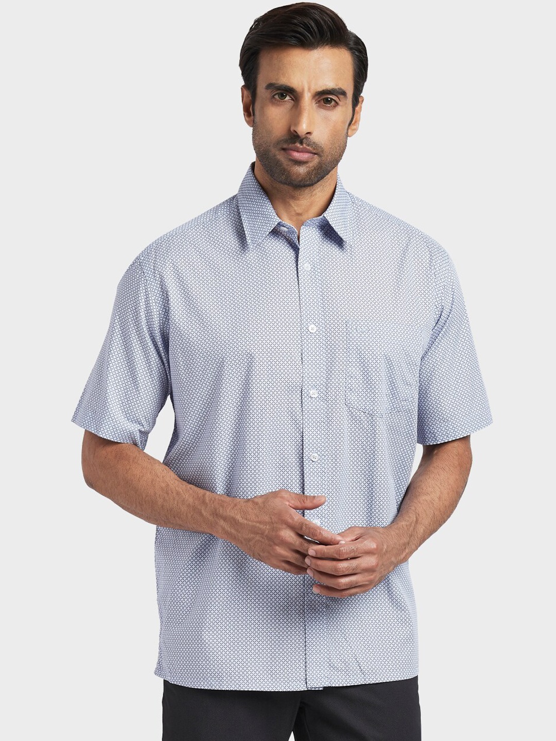

ColorPlus Men White & Navy Blue Regular Fit Printed Casual Shirt