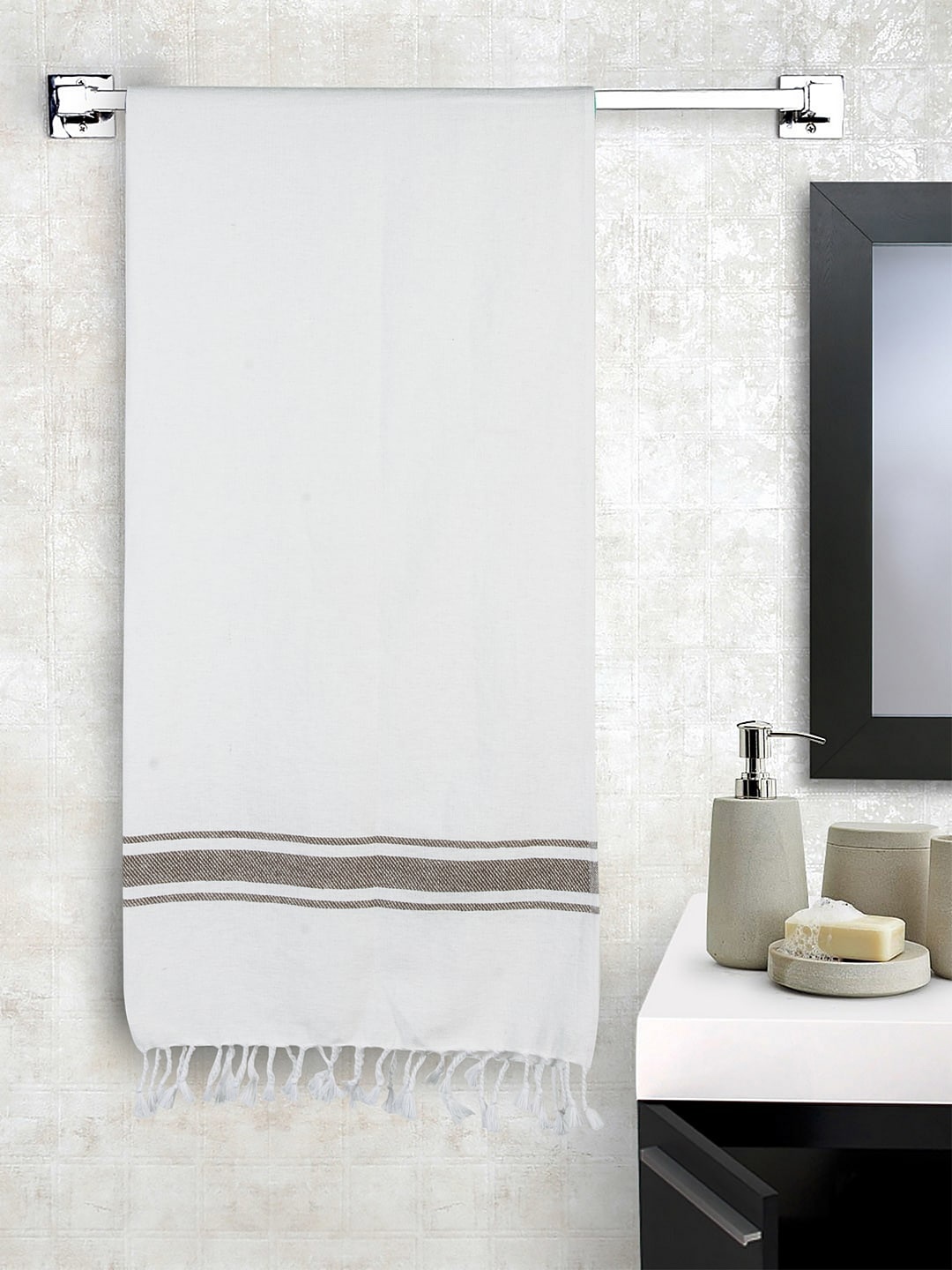 

KLOTTHE White Striped 233 GSM Bath Towel