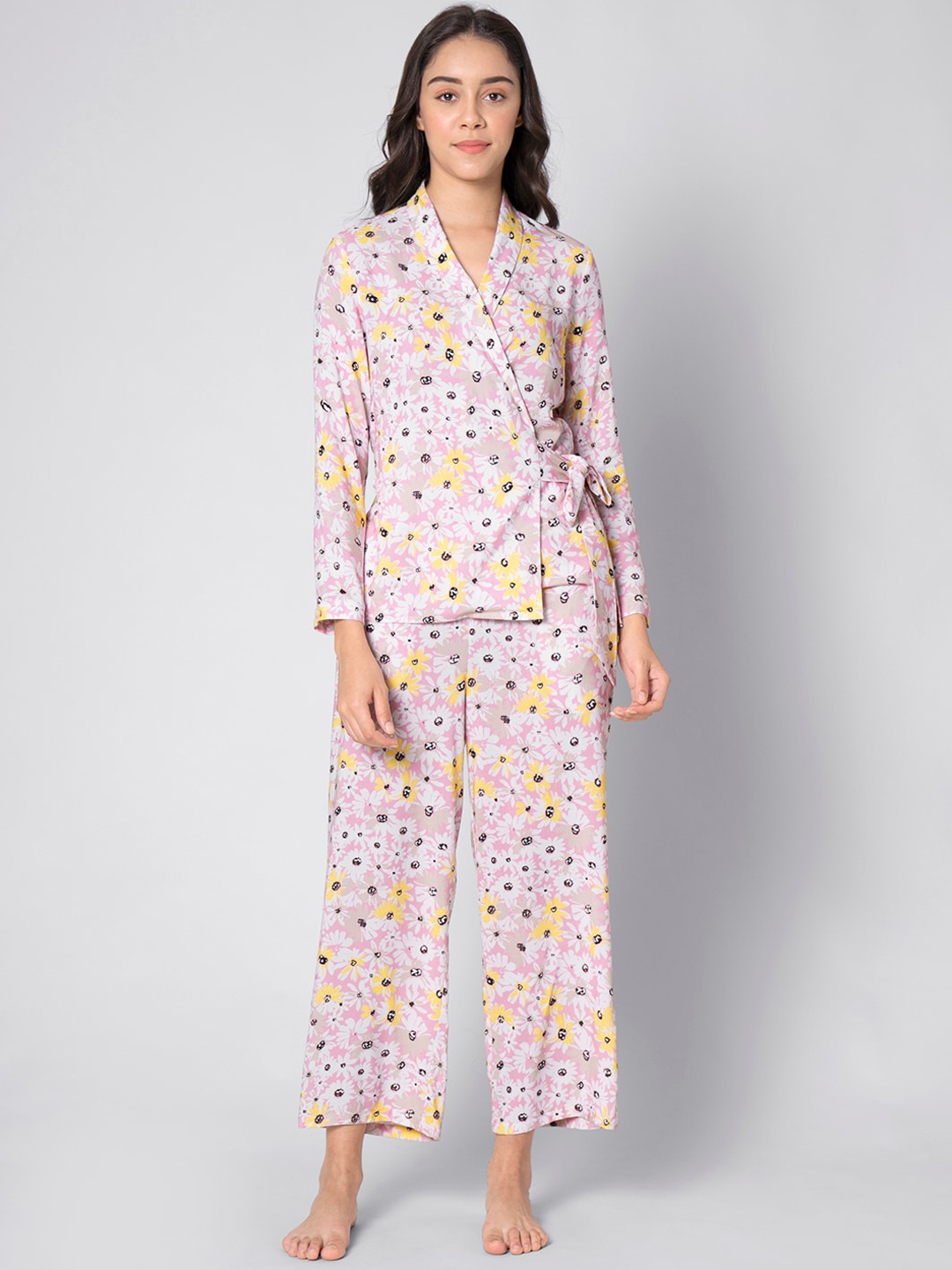 

FabAlley Women Pink & White Printed Night Suit