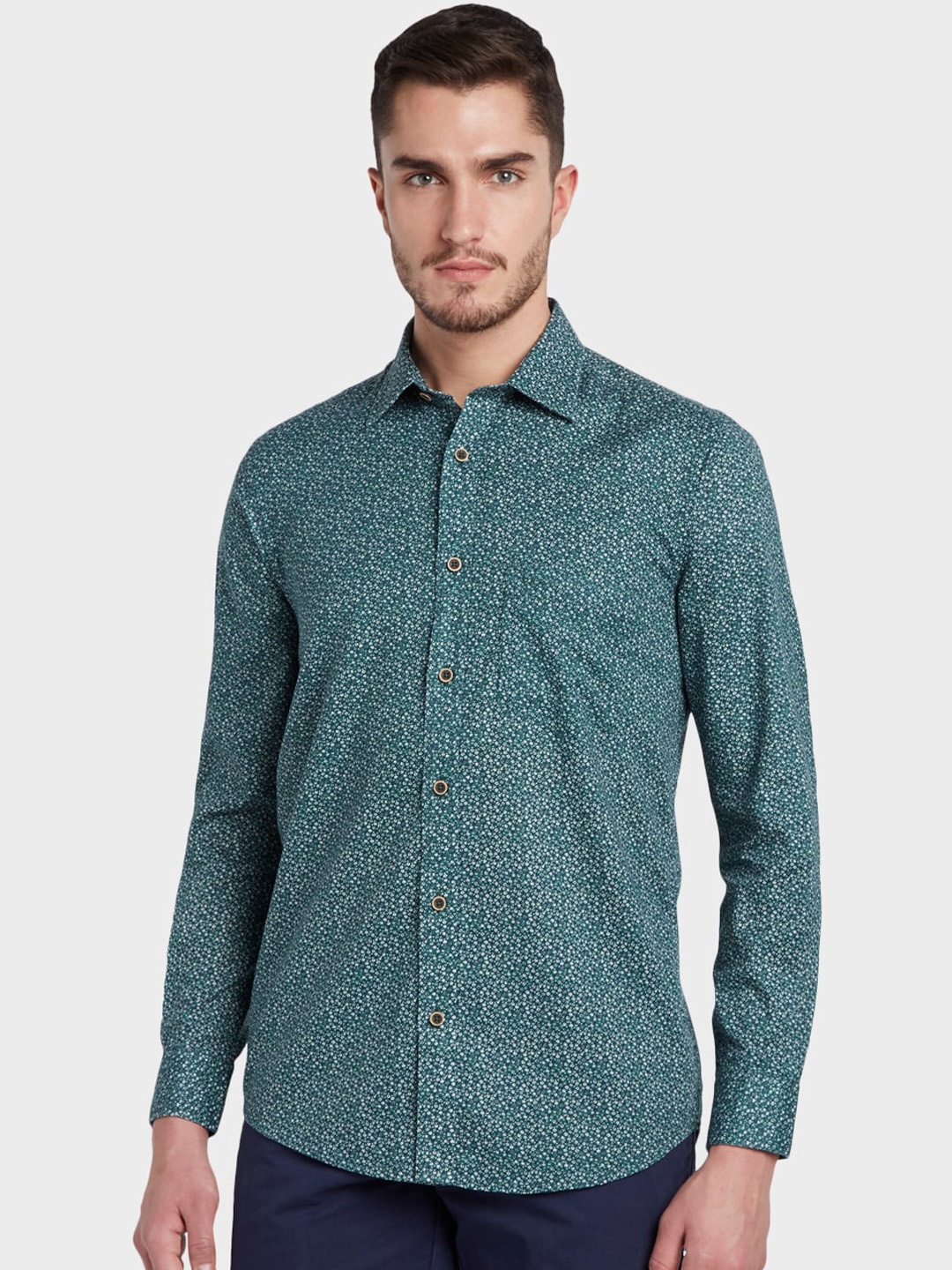 

ColorPlus Men Green Tailored Fit Floral Printed Casual Shirt