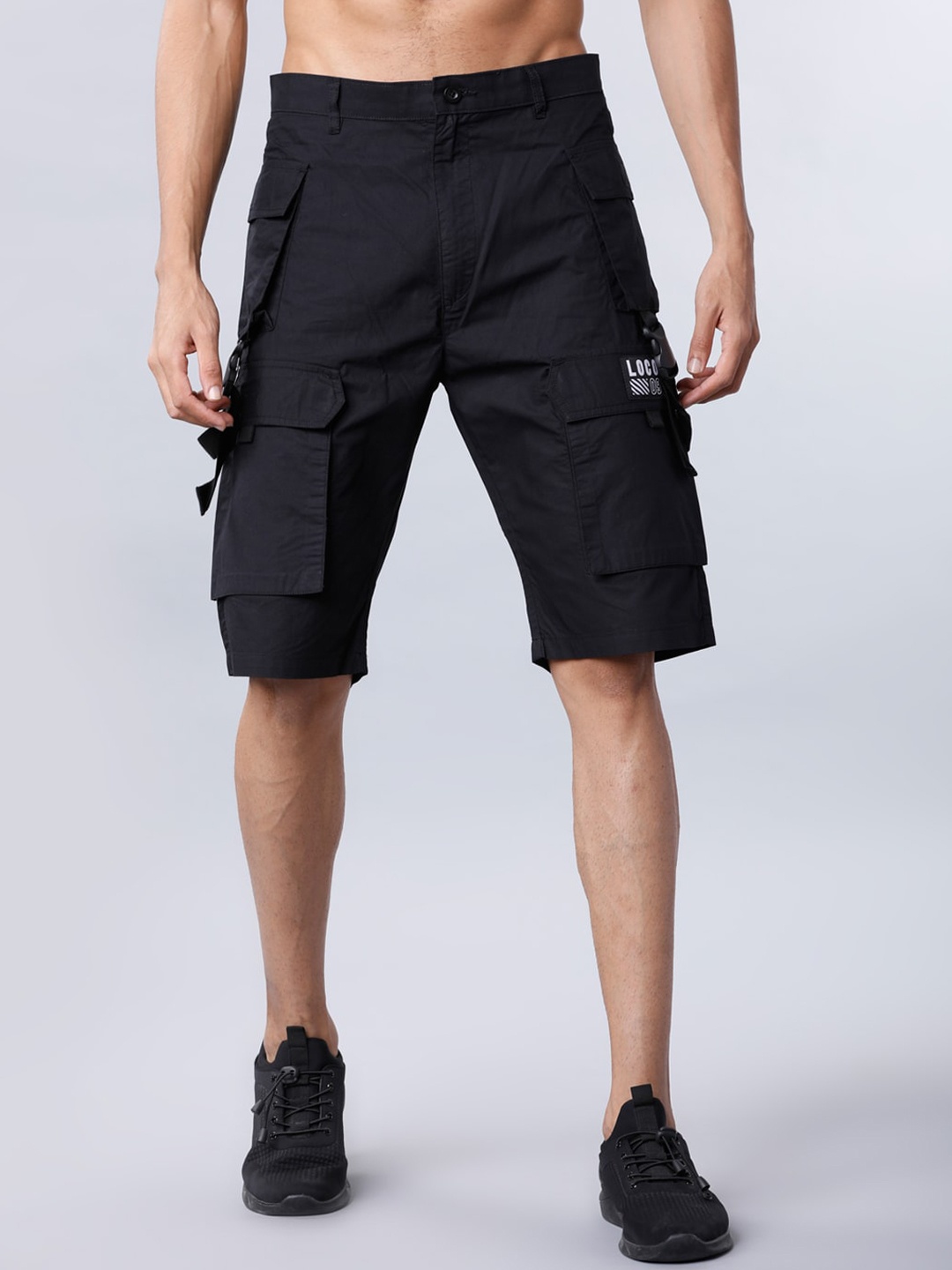 LOCOMOTIVE Men Black Solid Slim Fit Cargo Shorts